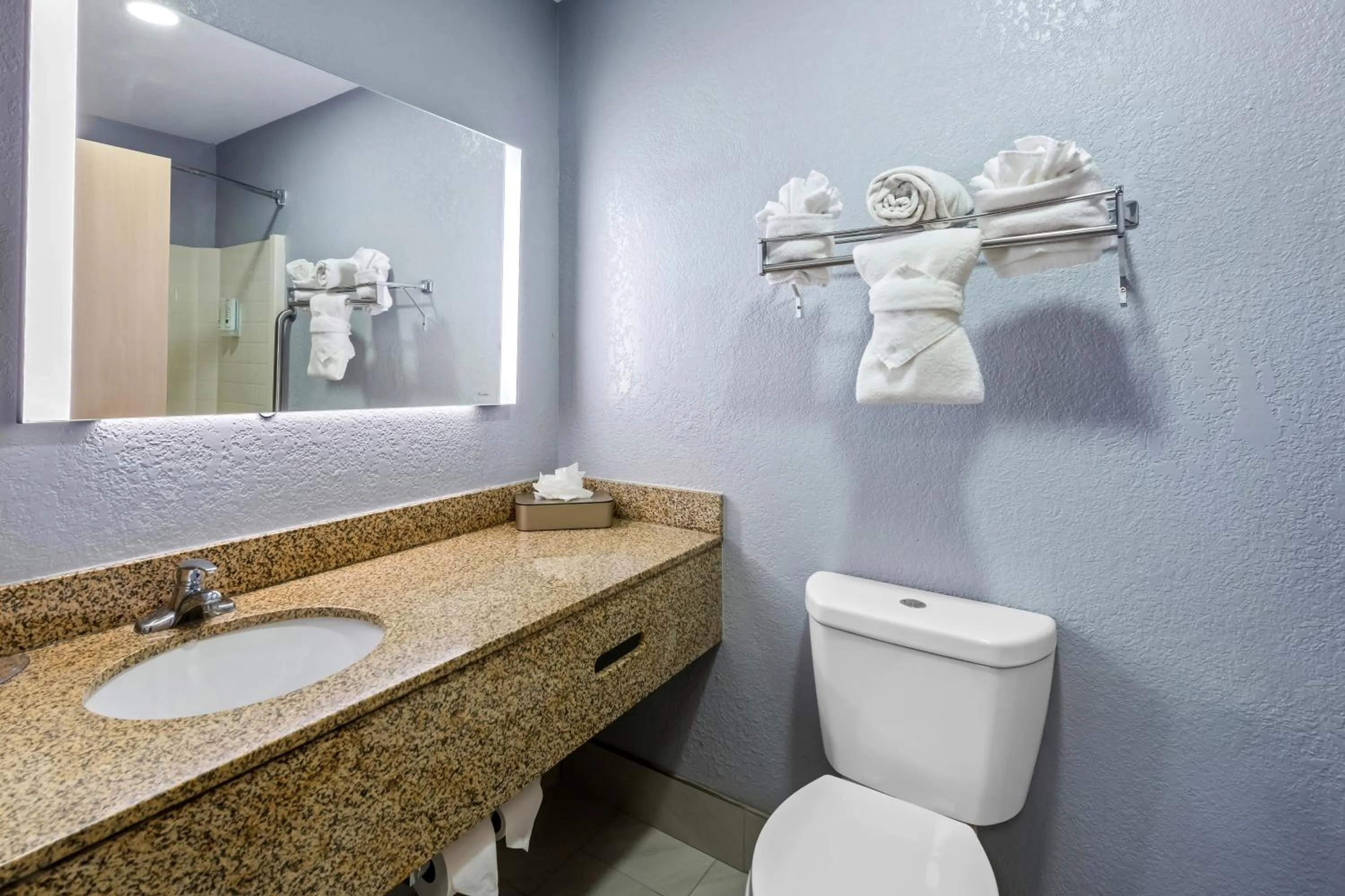 Quality Inn & Suites Manhattan