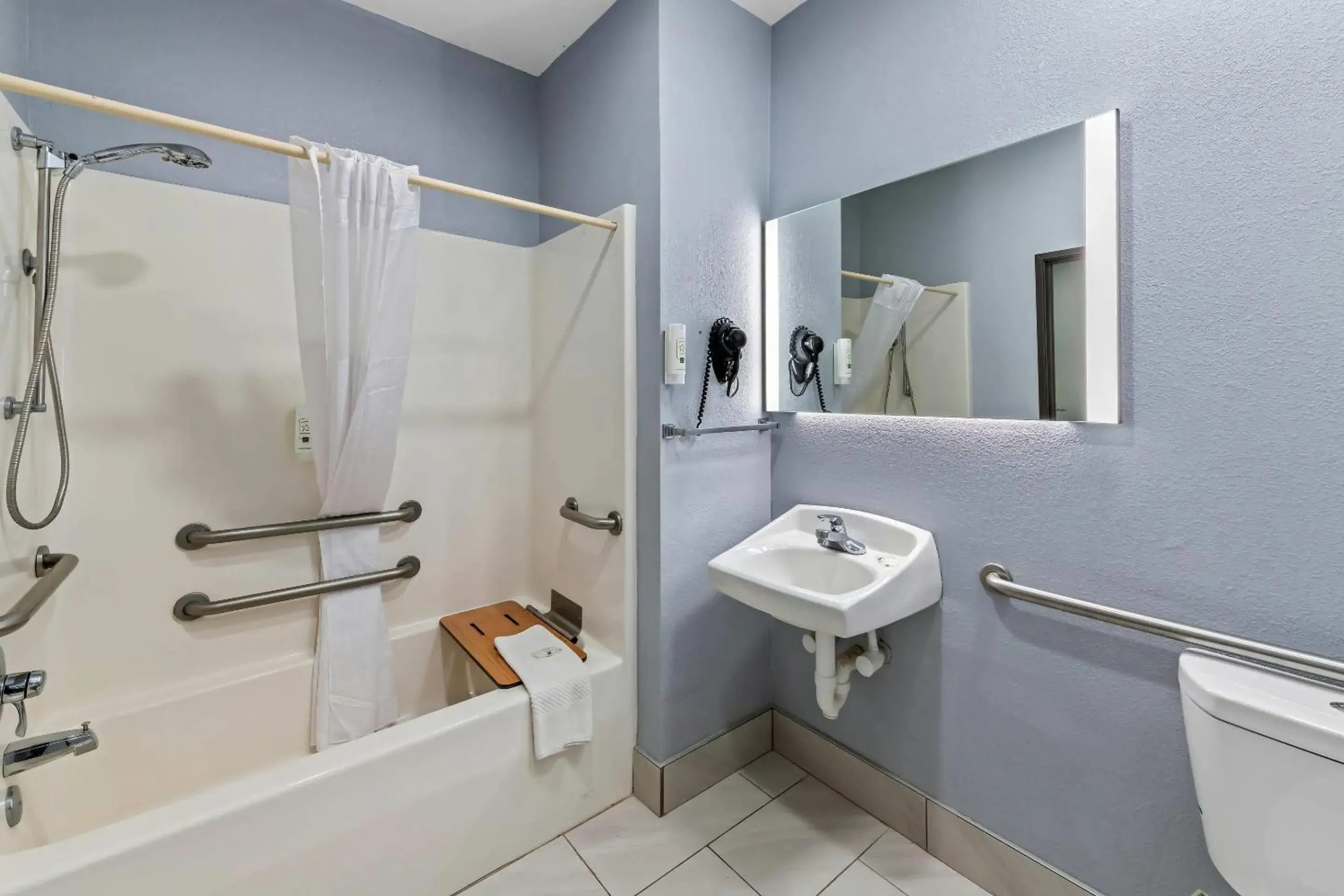 Bedroom in Quality Inn & Suites Manhattan Bedroom in Quality Inn & Suites Manhattan