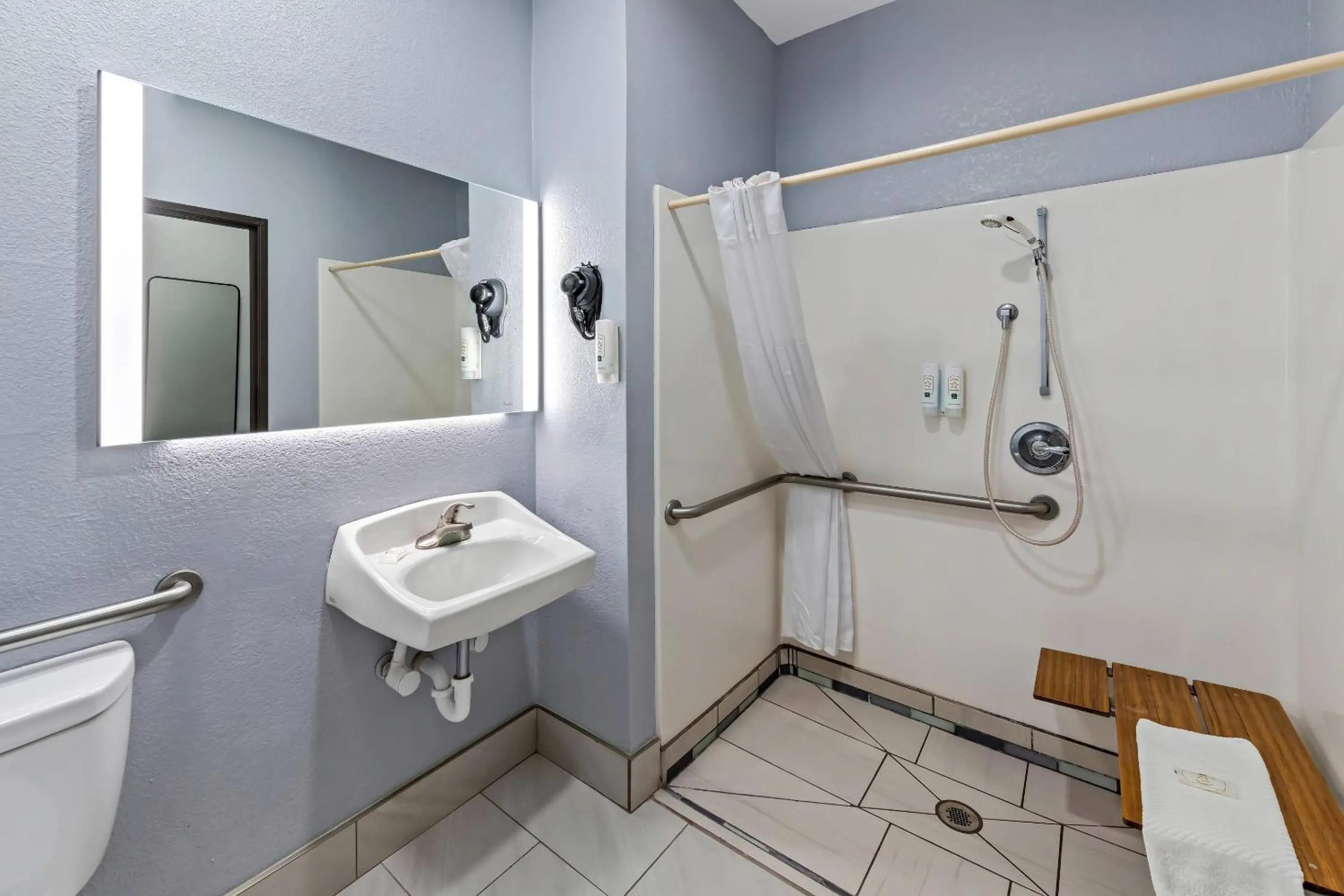 Bedroom in Quality Inn & Suites Manhattan