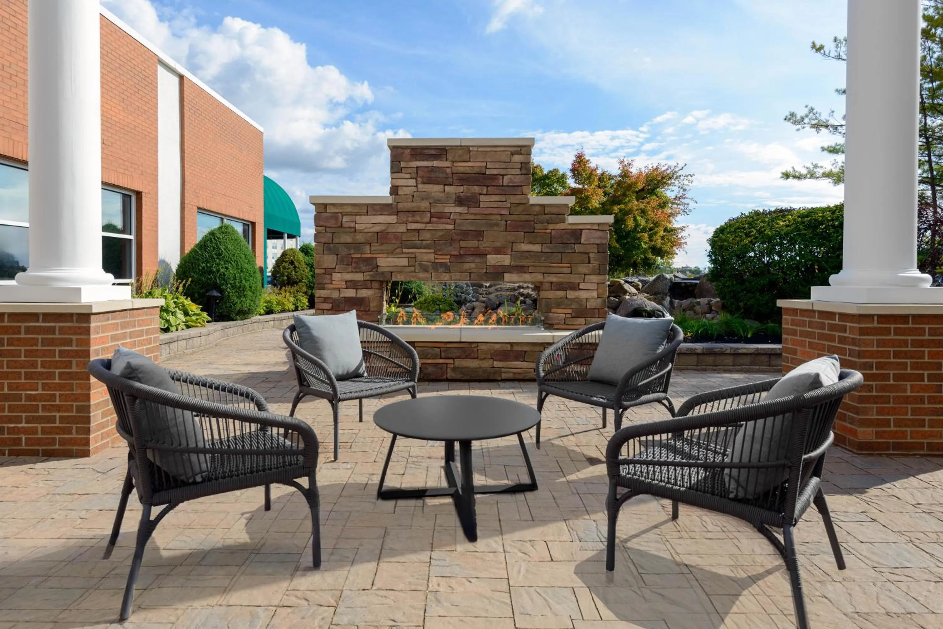 Seating area in Hilton Garden Inn Buffalo Airport