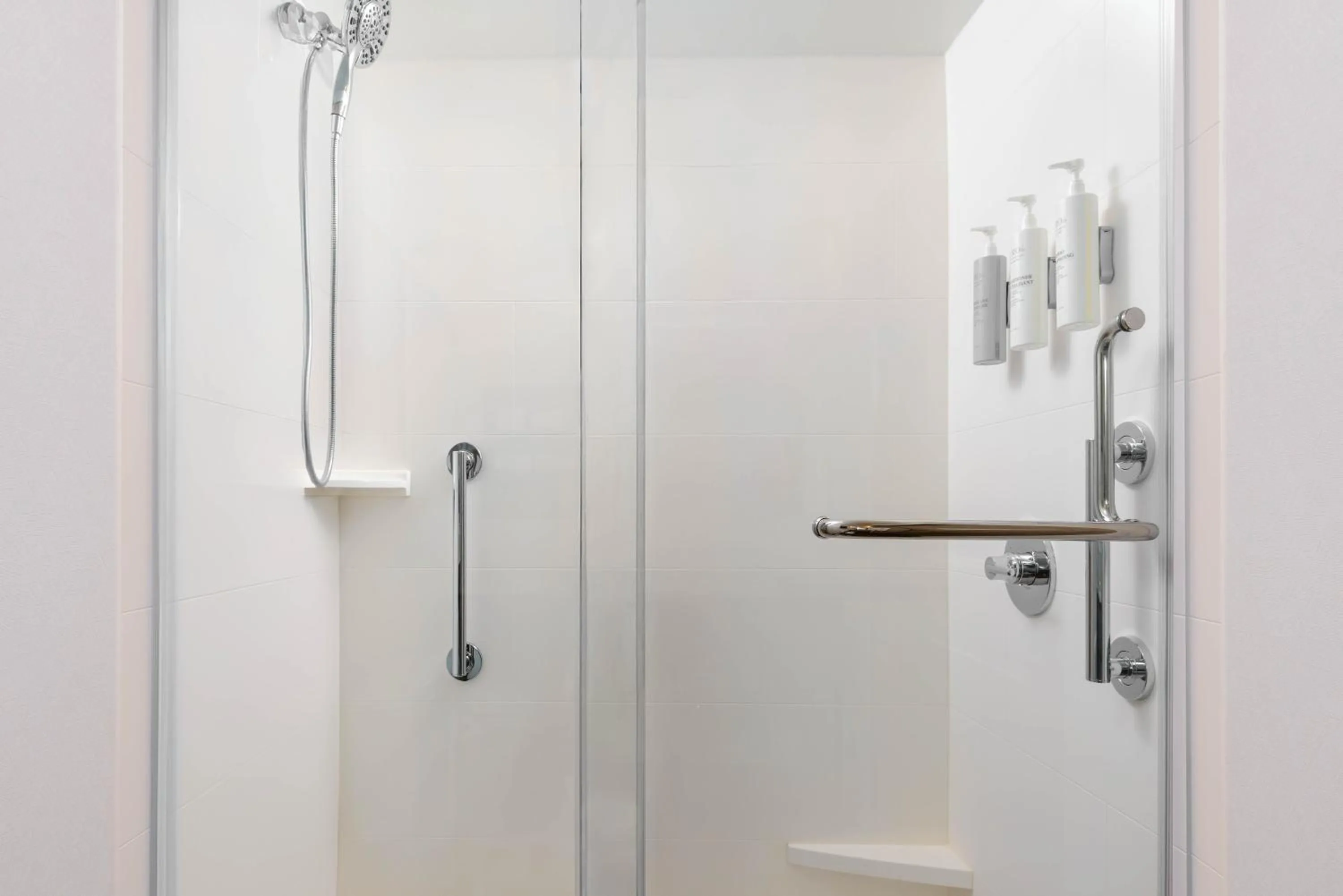 Shower in Hilton Garden Inn Buffalo Airport