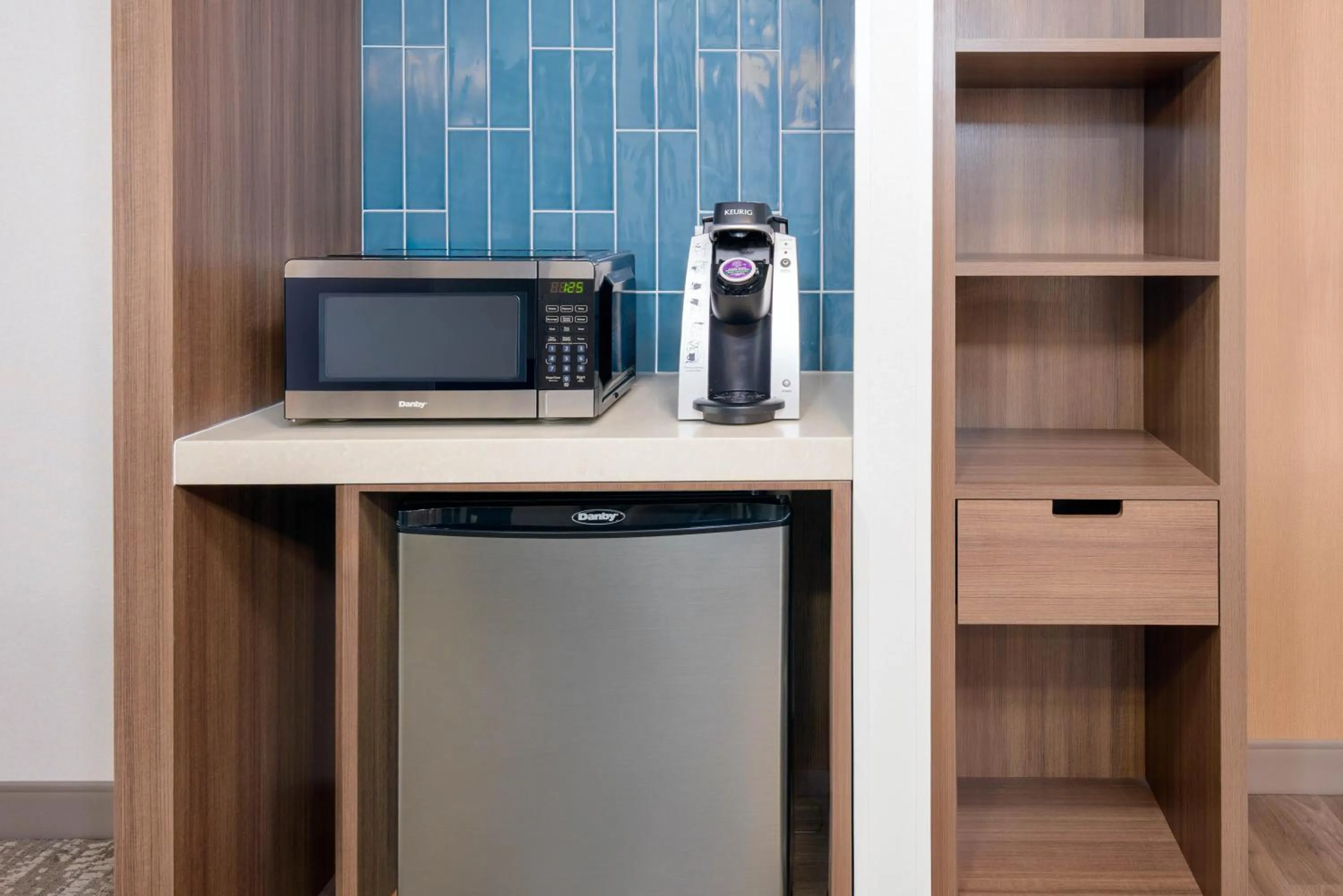 Coffee/tea facilities in Hilton Garden Inn Buffalo Airport