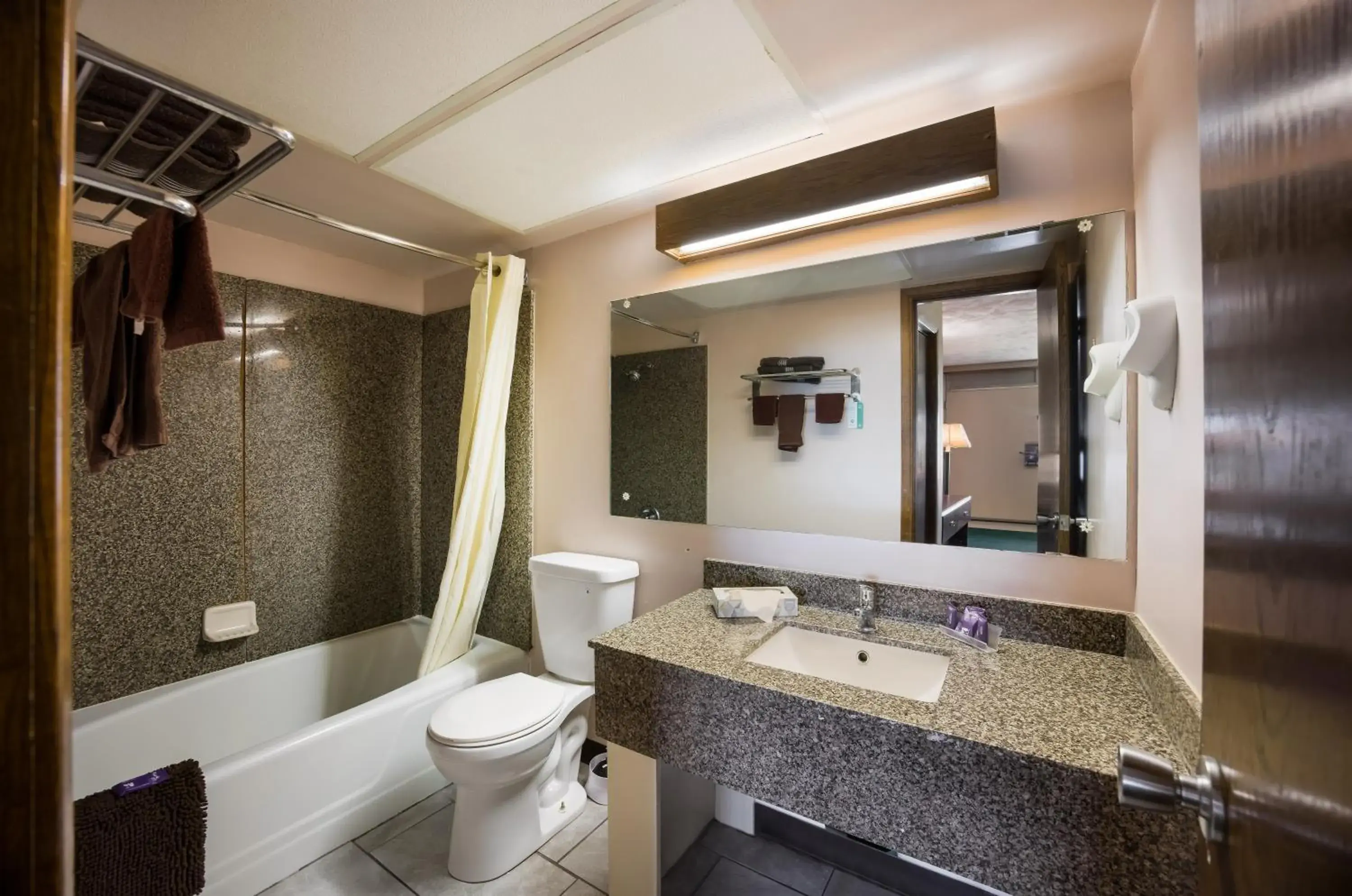 Queen Room with Two Queen Beds - Non-Smoking in Travelodge by Wyndham Oakley Queen Room with Two Queen Beds - Non-Smoking in Travelodge by Wyndham Oakley