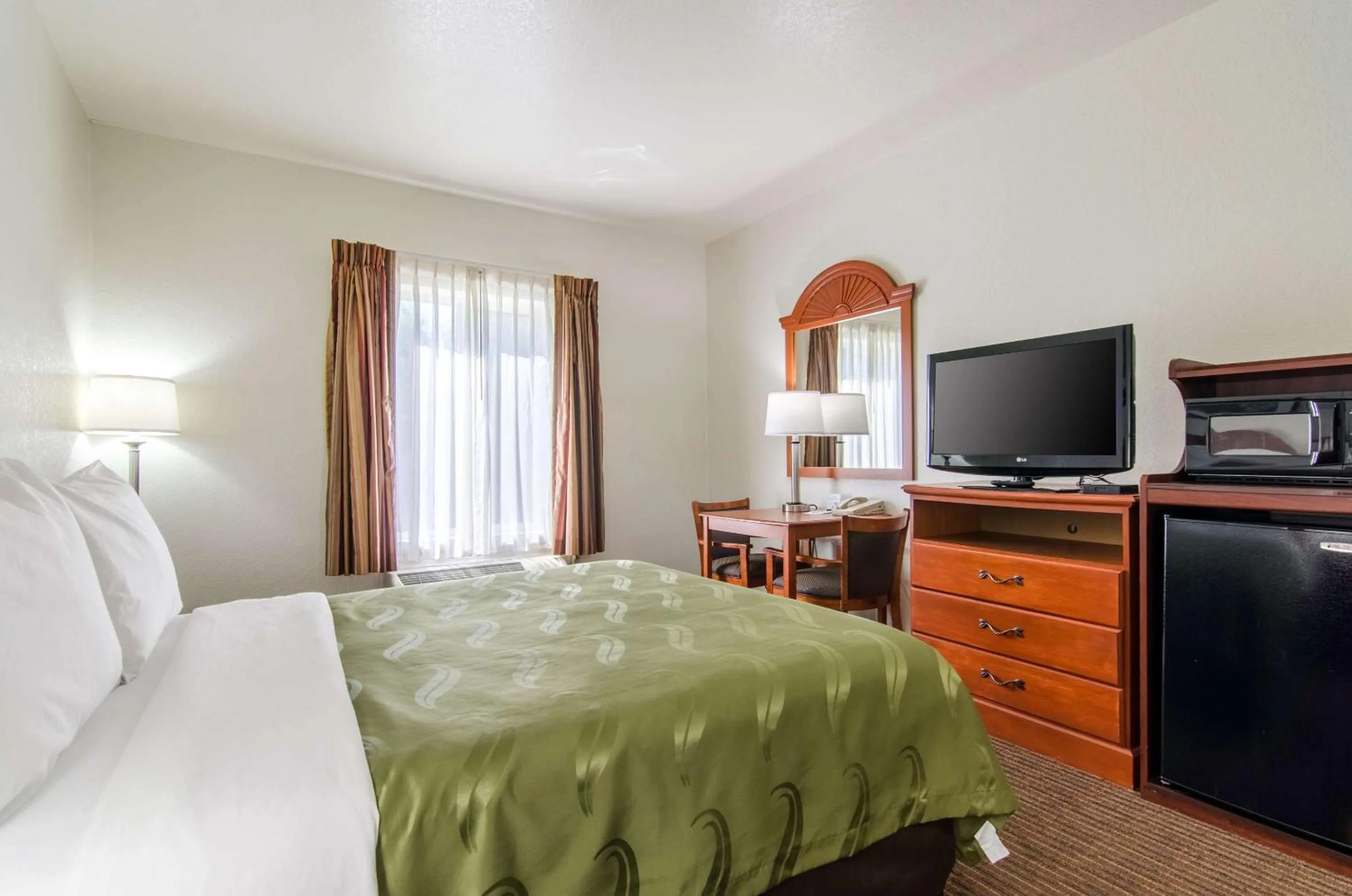 Bedroom, Bed in Quality Inn Junction City near Fort Riley