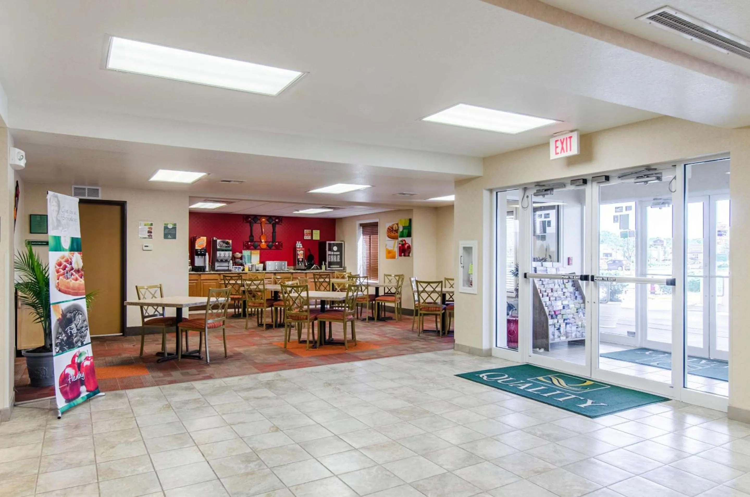 Lobby or reception in Quality Inn Junction City near Fort Riley