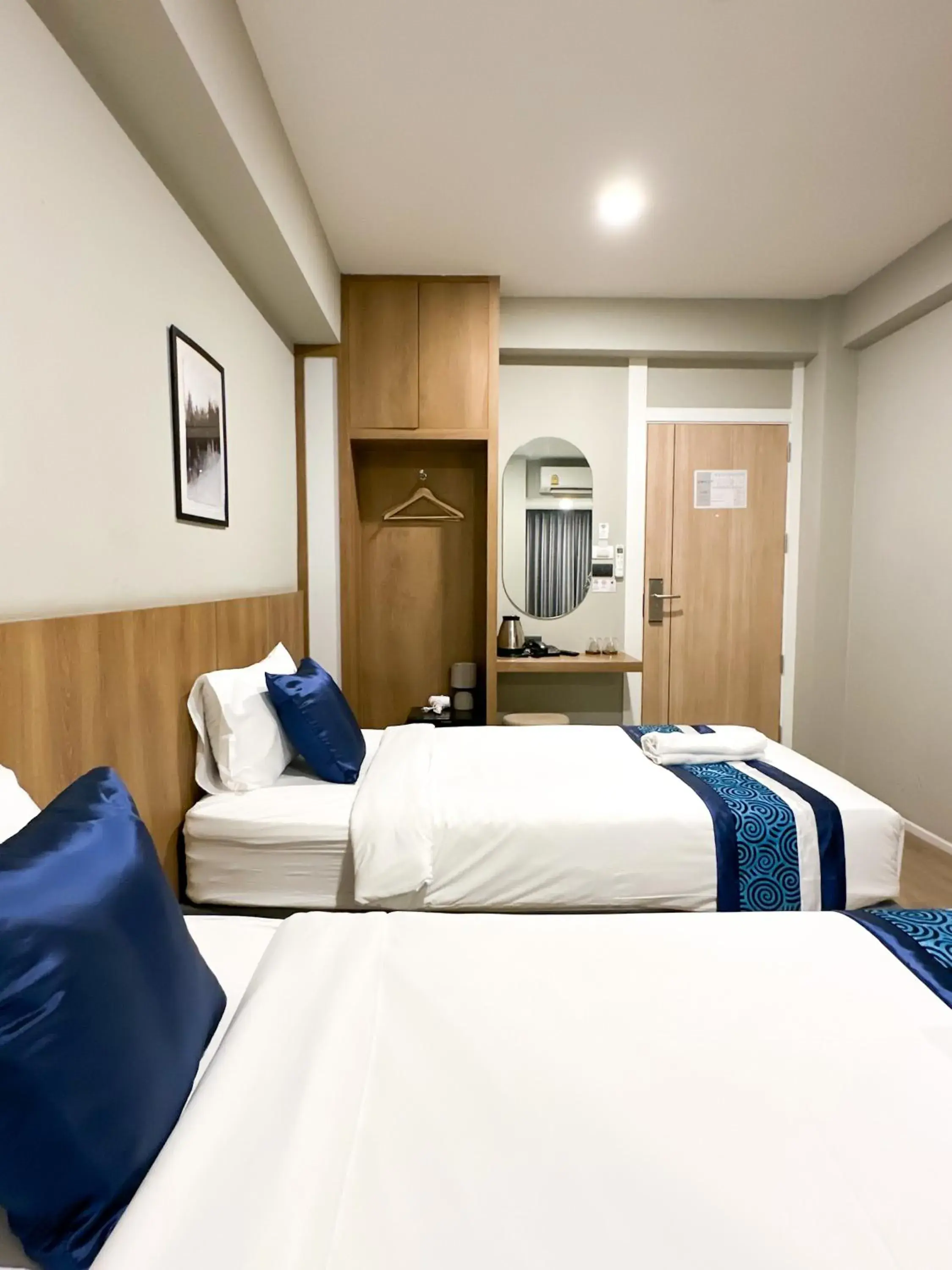 Superior Twin Room in B Stay Hotel Superior Twin Room in B Stay Hotel