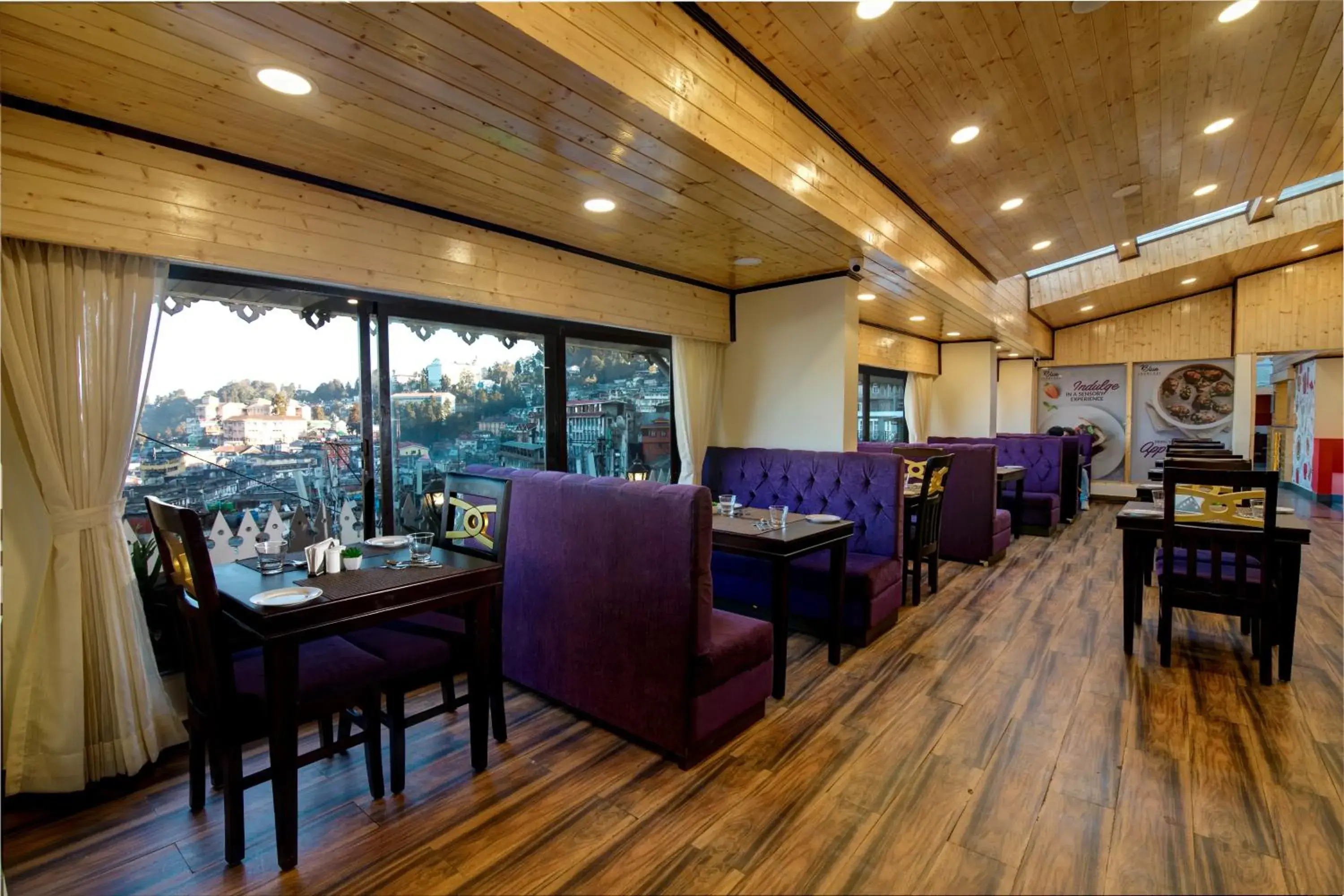 Restaurant/places to eat in Sumitel Hotel 500 meters from Mall Road Restaurant/places to eat in Sumitel Hotel 500 meters from Mall Road