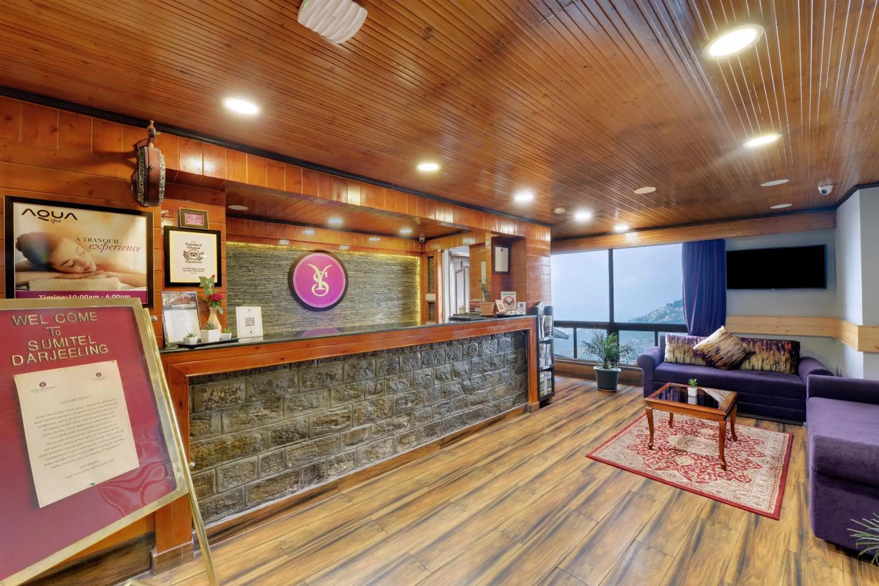 Lobby or reception in Sumitel Hotel 500 meters from Mall Road Lobby or reception in Sumitel Hotel 500 meters from Mall Road