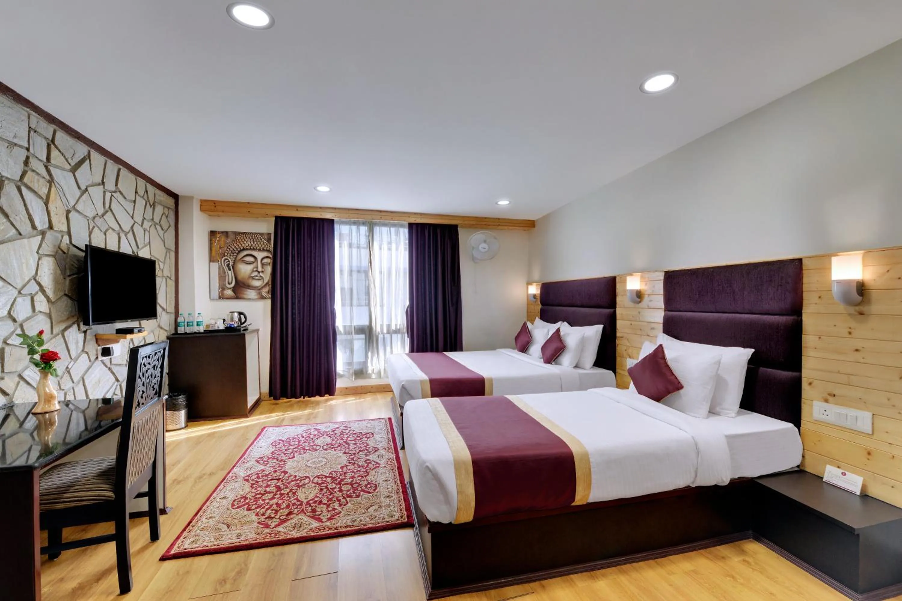 Premium Triple Room in Sumitel Hotel 500 meters from Mall Road