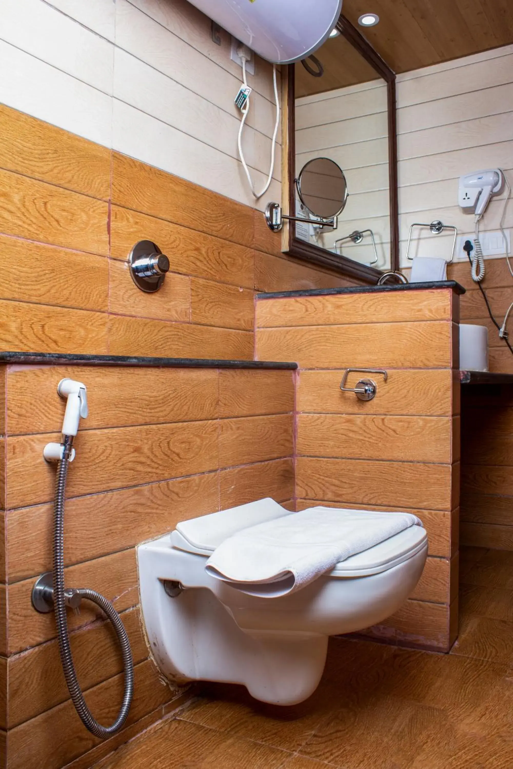 Bathroom in Sumitel Hotel 500 meters from Mall Road Bathroom in Sumitel Hotel 500 meters from Mall Road