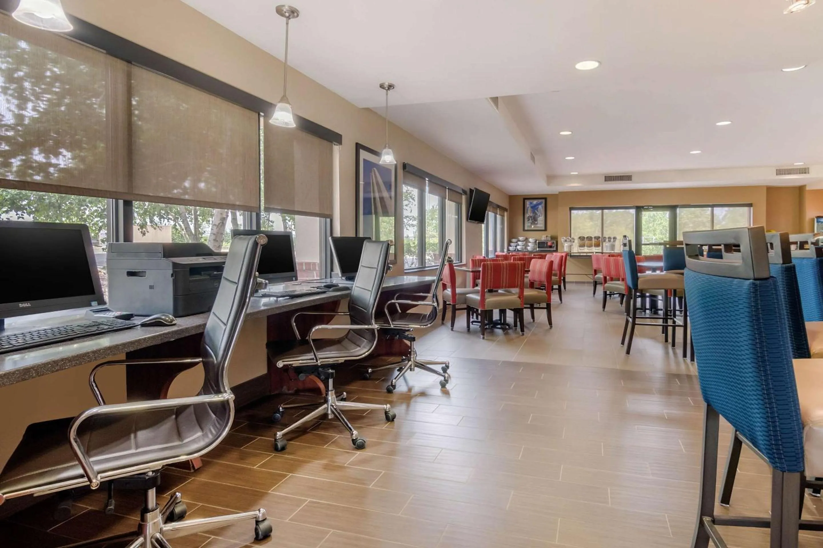 Business facilities in Comfort Suites Speedway - Kansas City