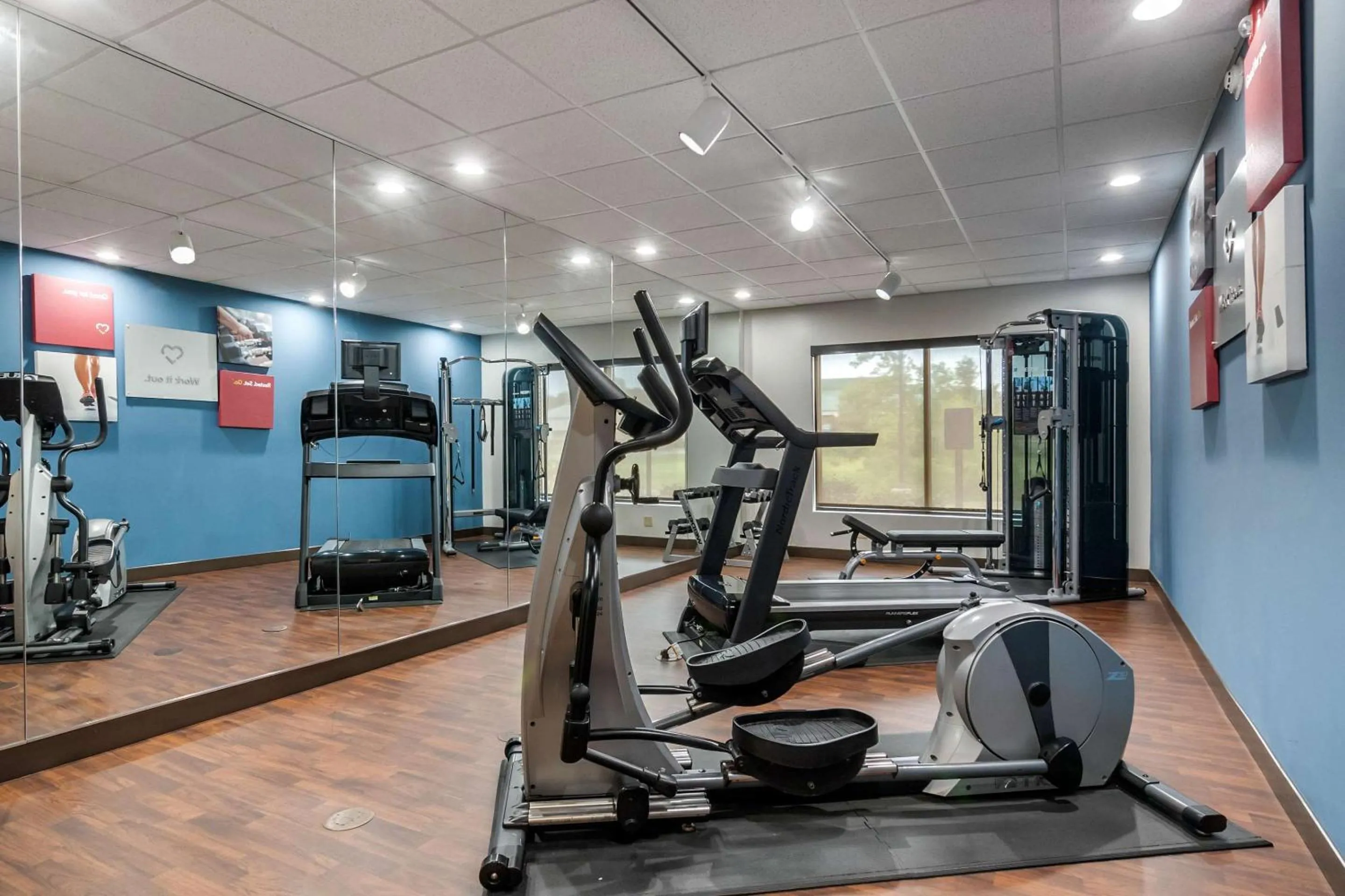 Fitness centre/facilities in Comfort Suites Speedway - Kansas City