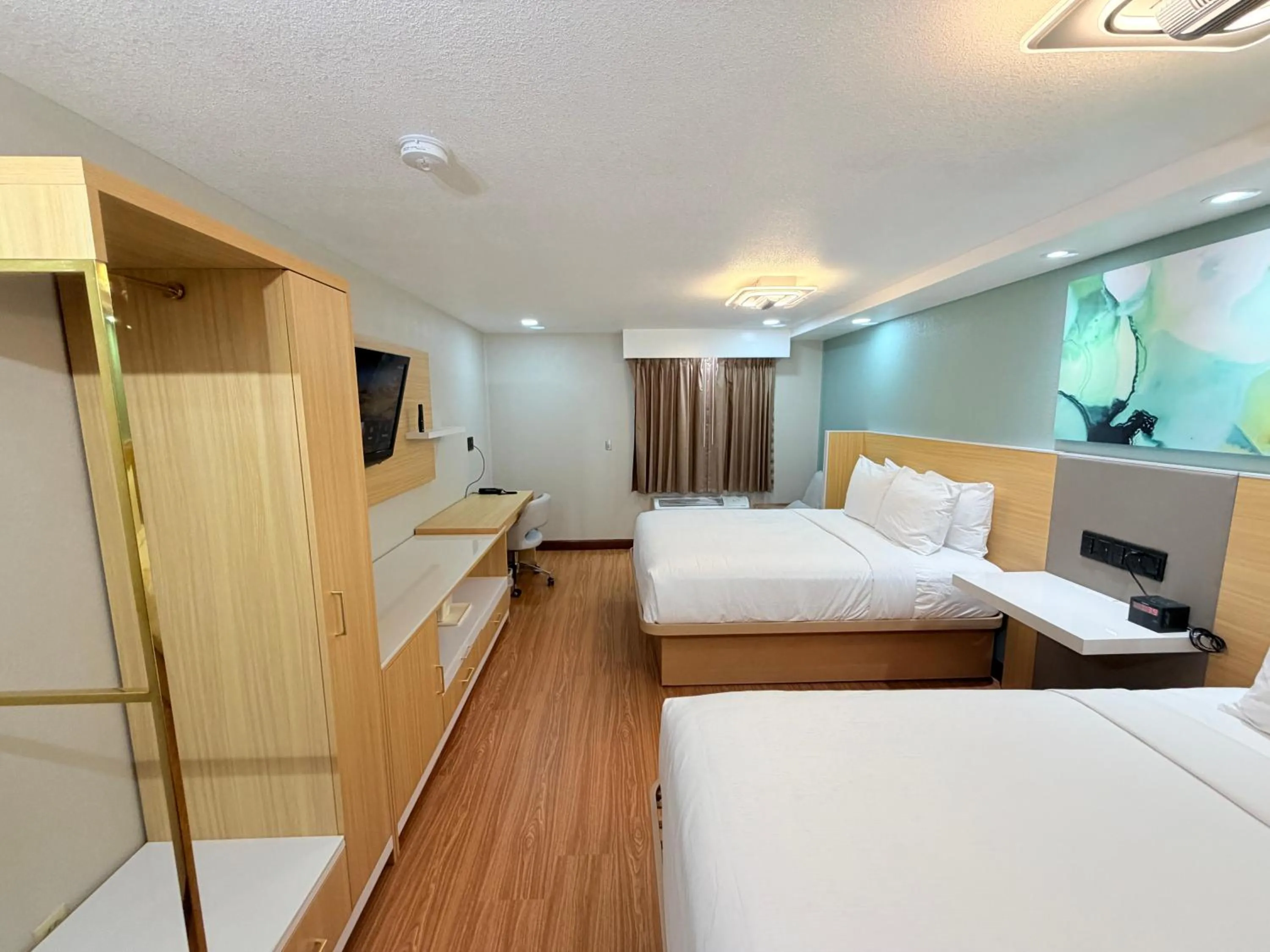 Photo of the whole room, Bed in Wyndham Garden Salina Conference Center