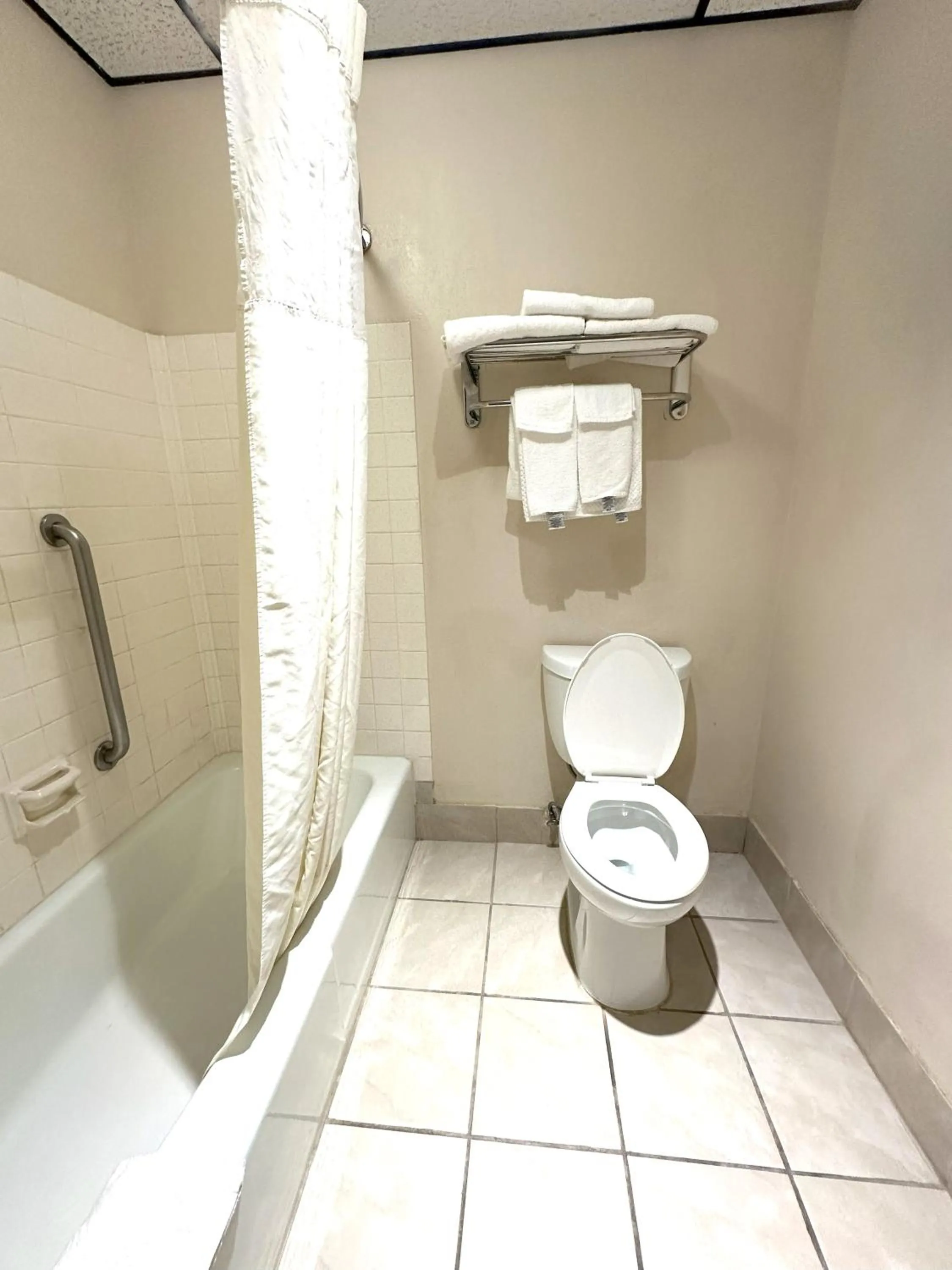 Toilet in Quality Inn & Suites Salina West