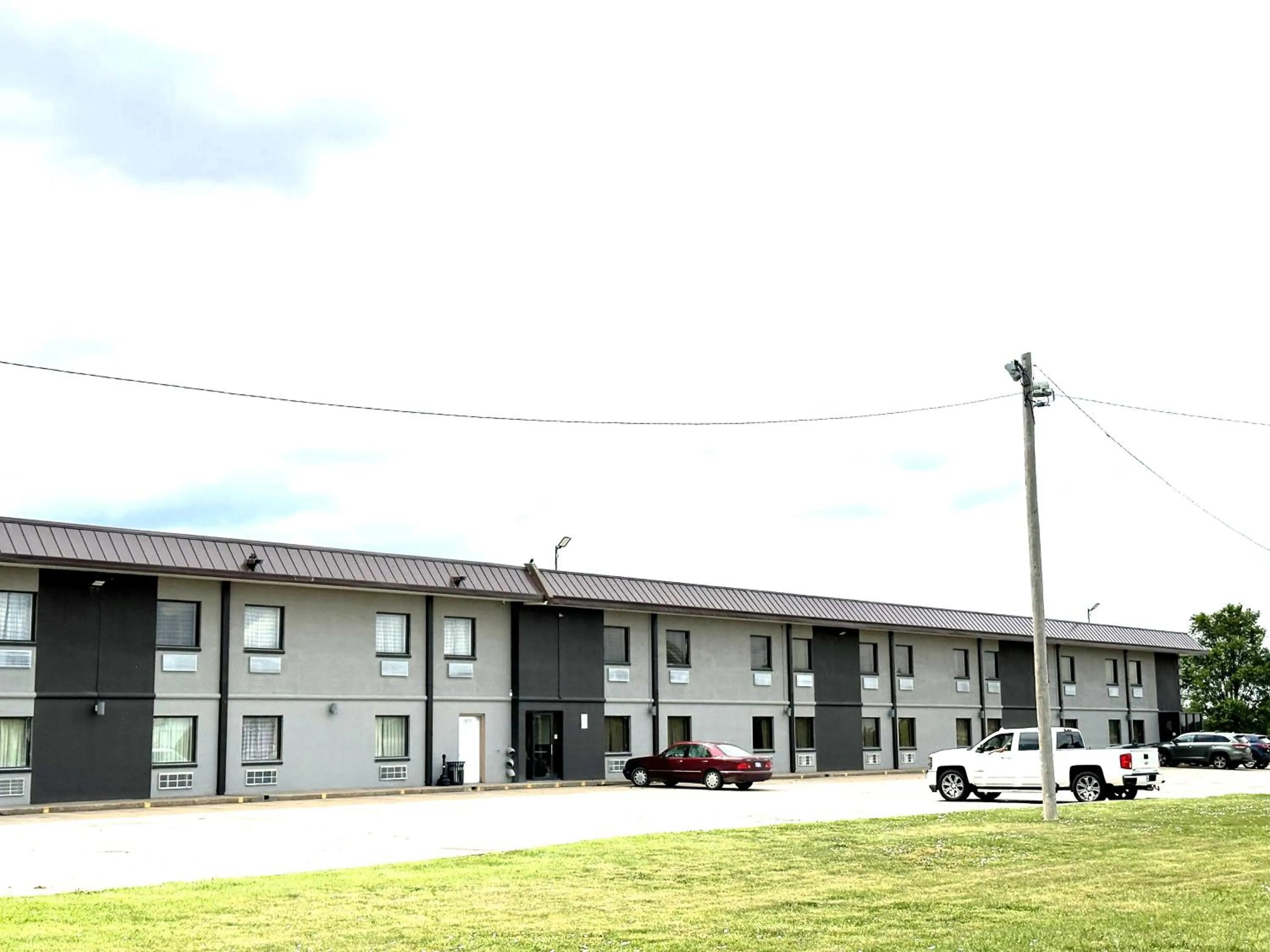 Property building in Quality Inn & Suites Salina West