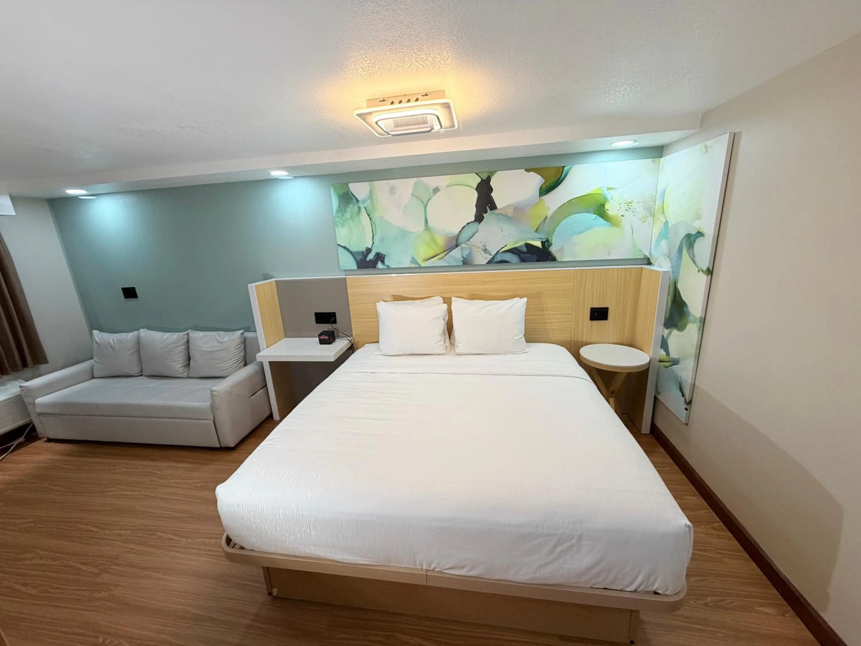 Photo of the whole room, Bed in Wyndham Garden Salina Conference Center