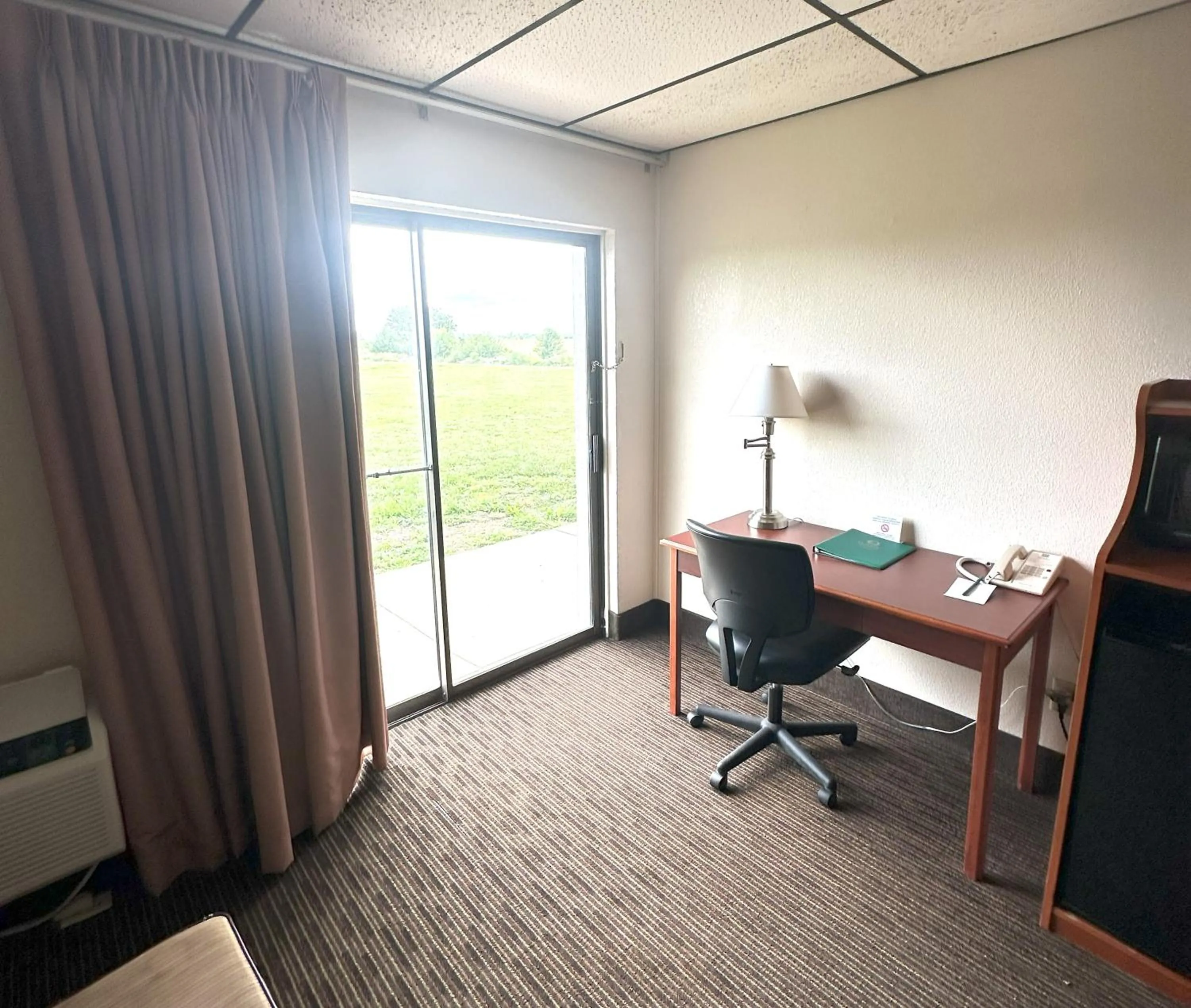 Seating area in Quality Inn & Suites Salina West