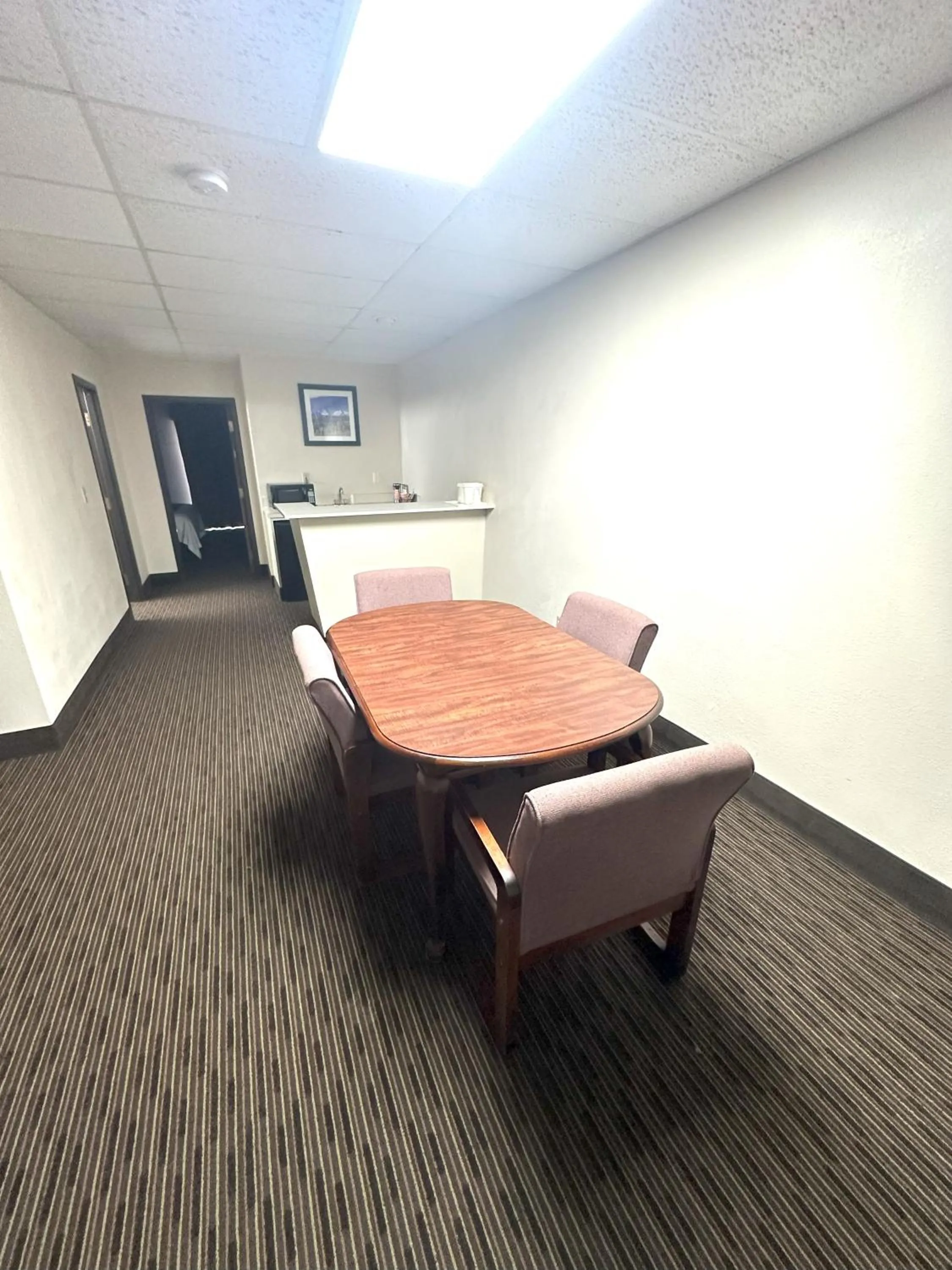Dining area in Quality Inn & Suites Salina West