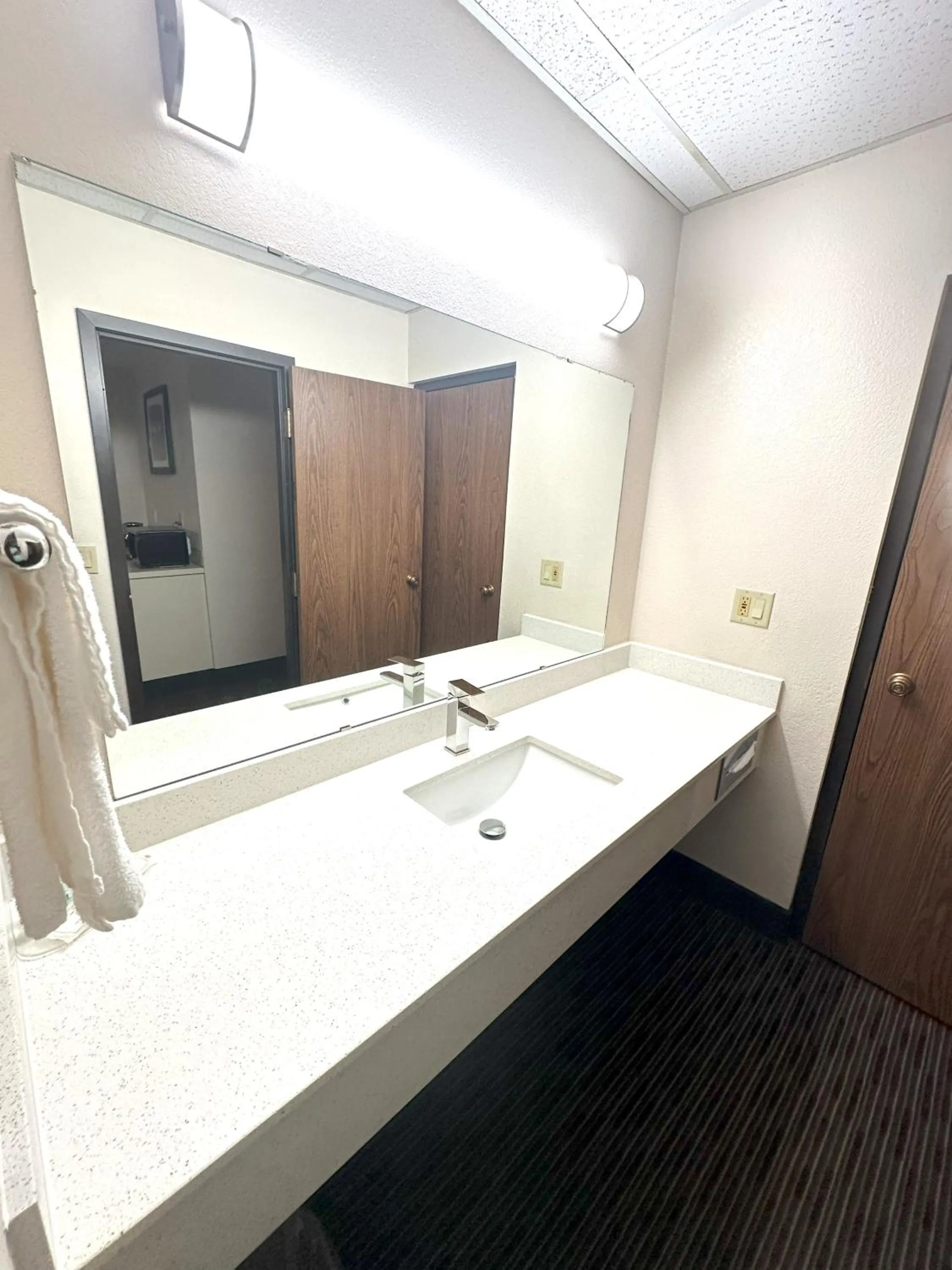 Bathroom in Quality Inn & Suites Salina West