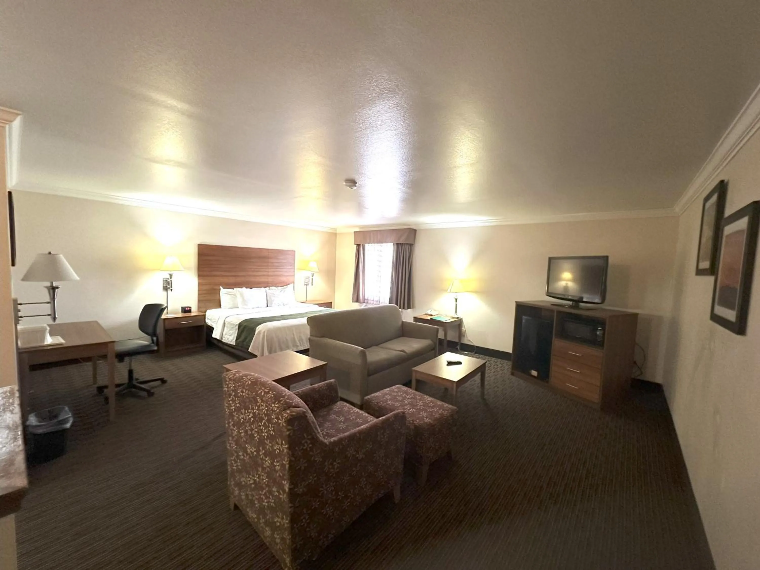 Photo of the whole room in Quality Inn & Suites Salina West