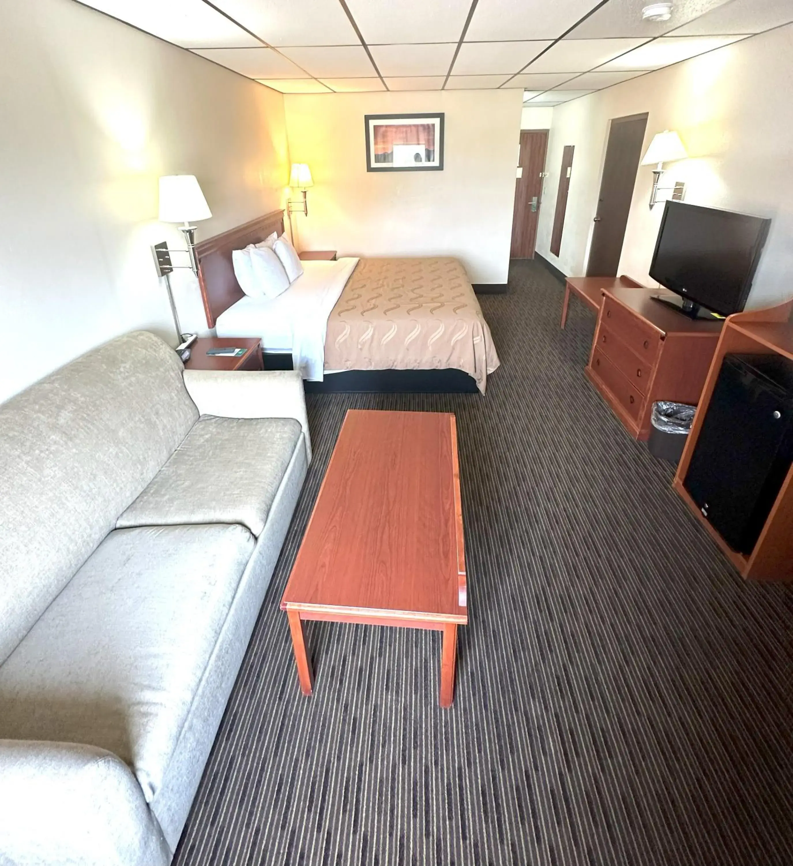 Bed in Quality Inn & Suites Salina West Bed in Quality Inn & Suites Salina West