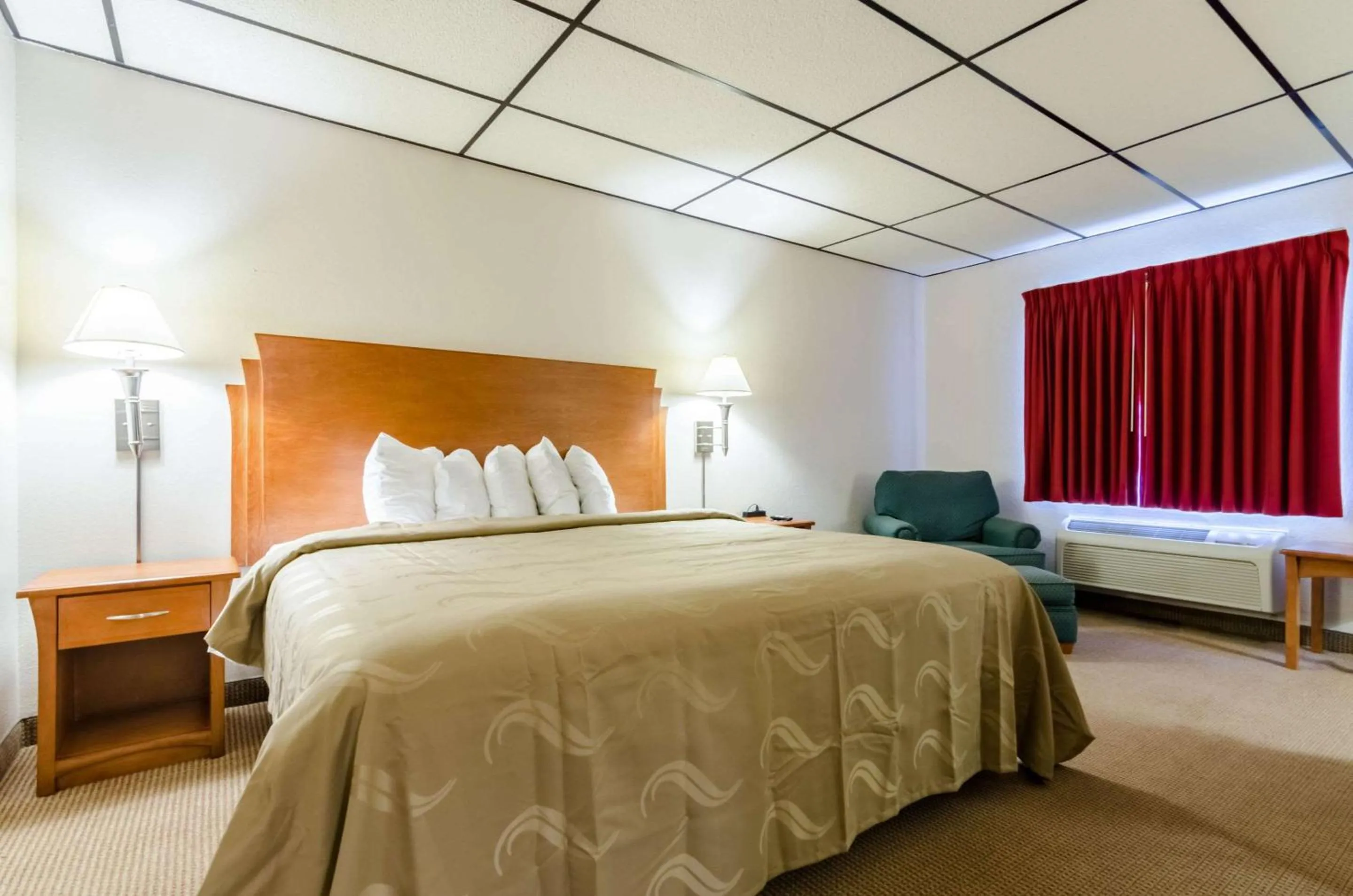 King Room - Disability Access/Non-Smoking in Quality Inn & Suites Salina West