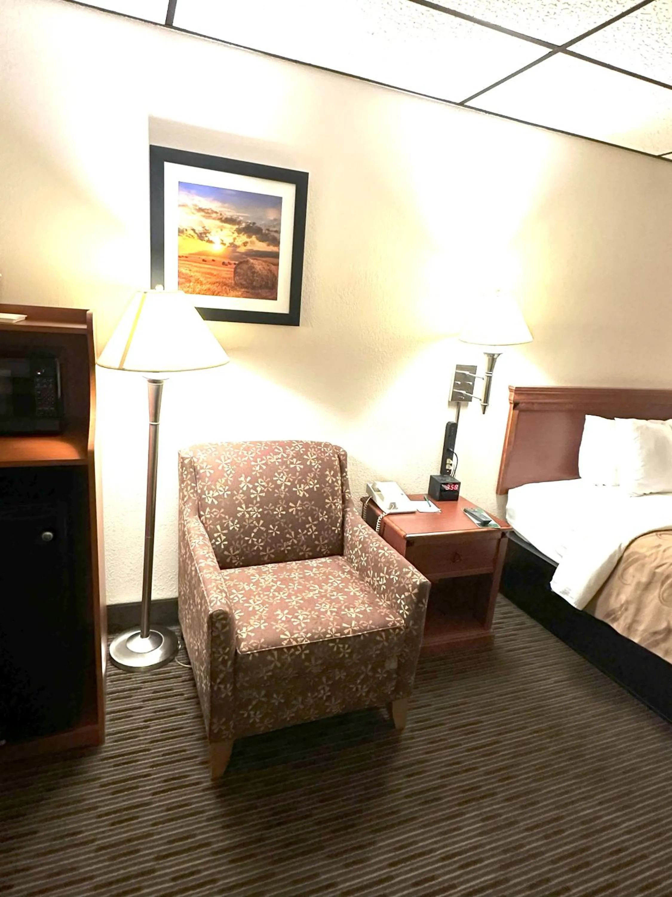 Bedroom in Quality Inn & Suites Salina West