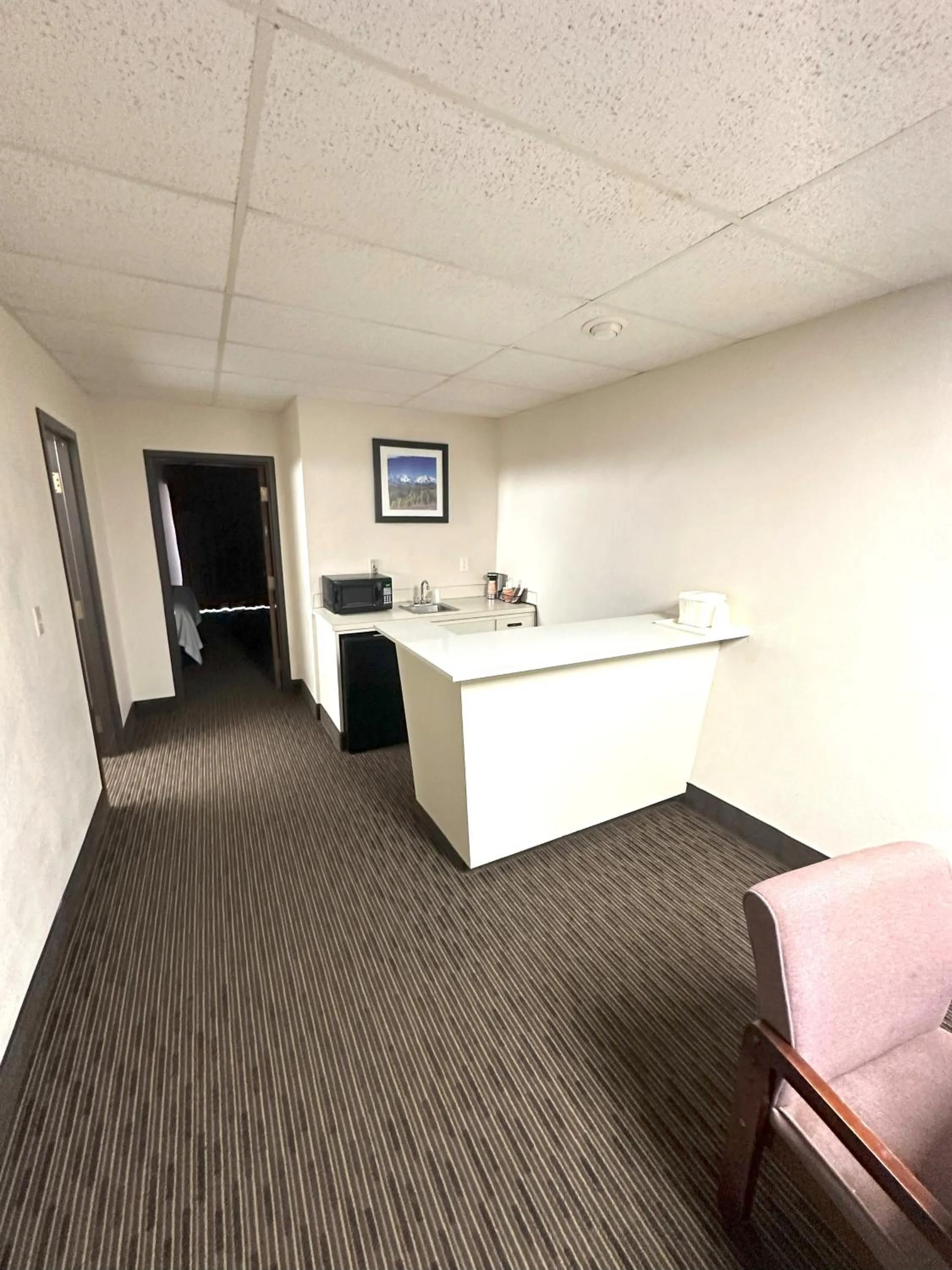 Dining area in Quality Inn & Suites Salina West