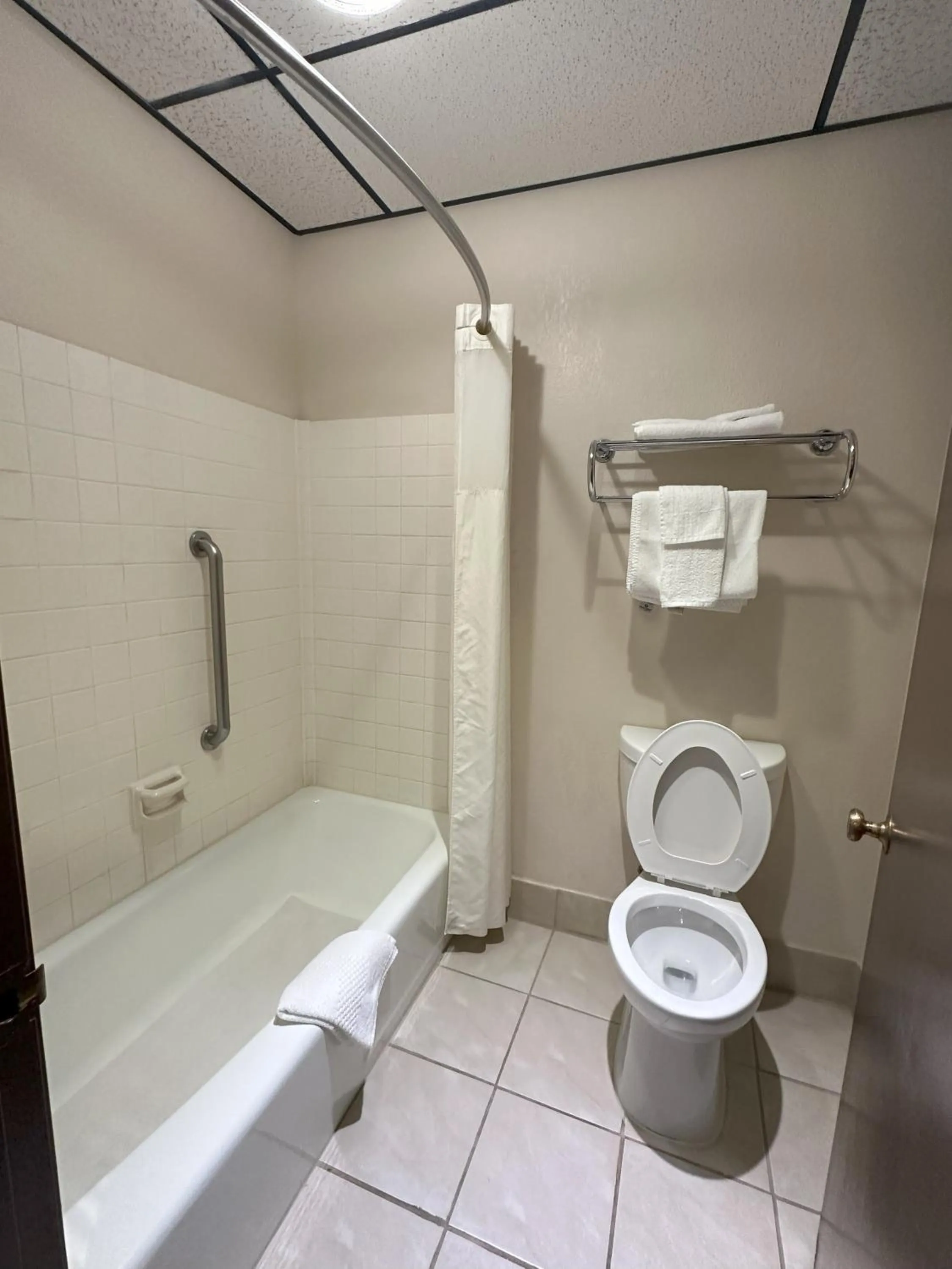 Toilet in Quality Inn & Suites Salina West