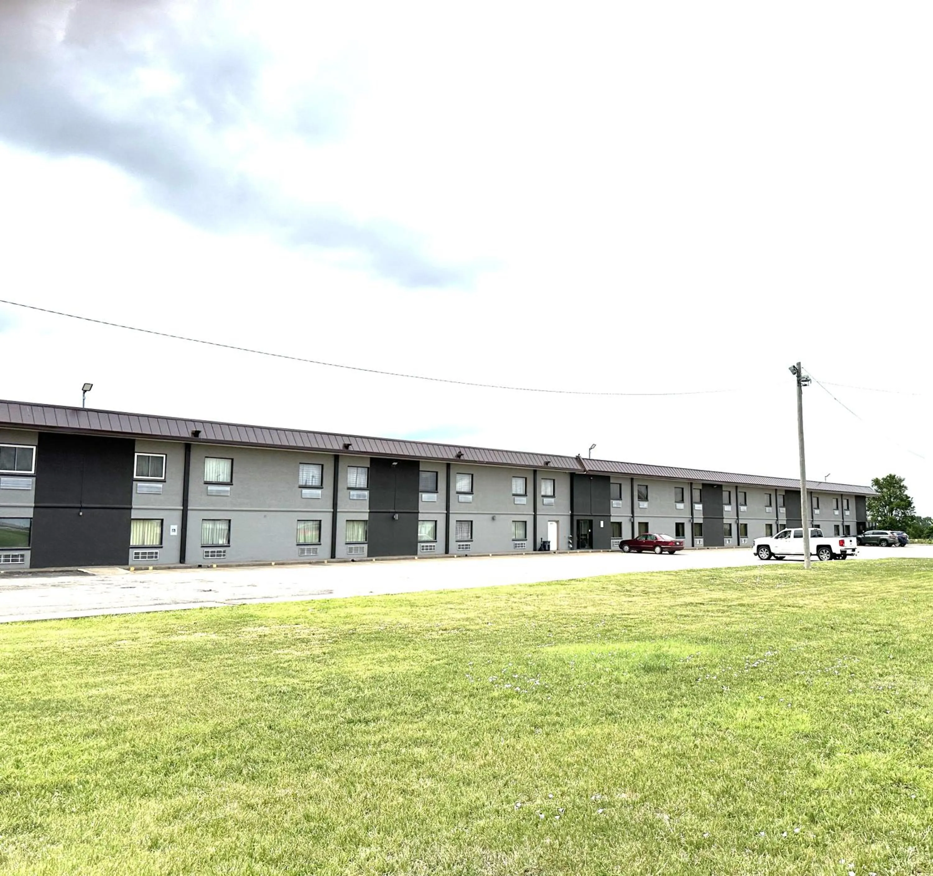 Property building in Quality Inn & Suites Salina West