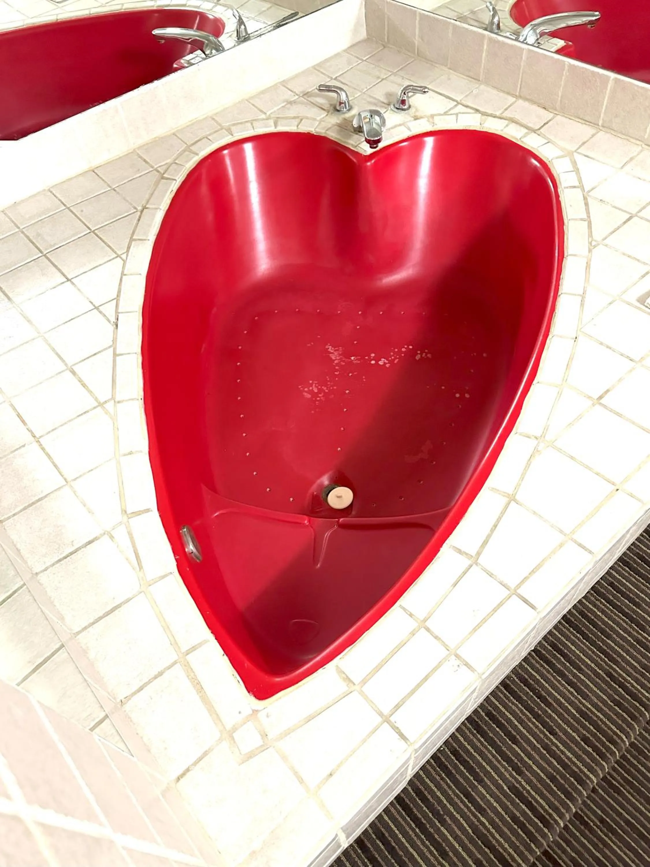 Hot Tub in Quality Inn & Suites Salina West