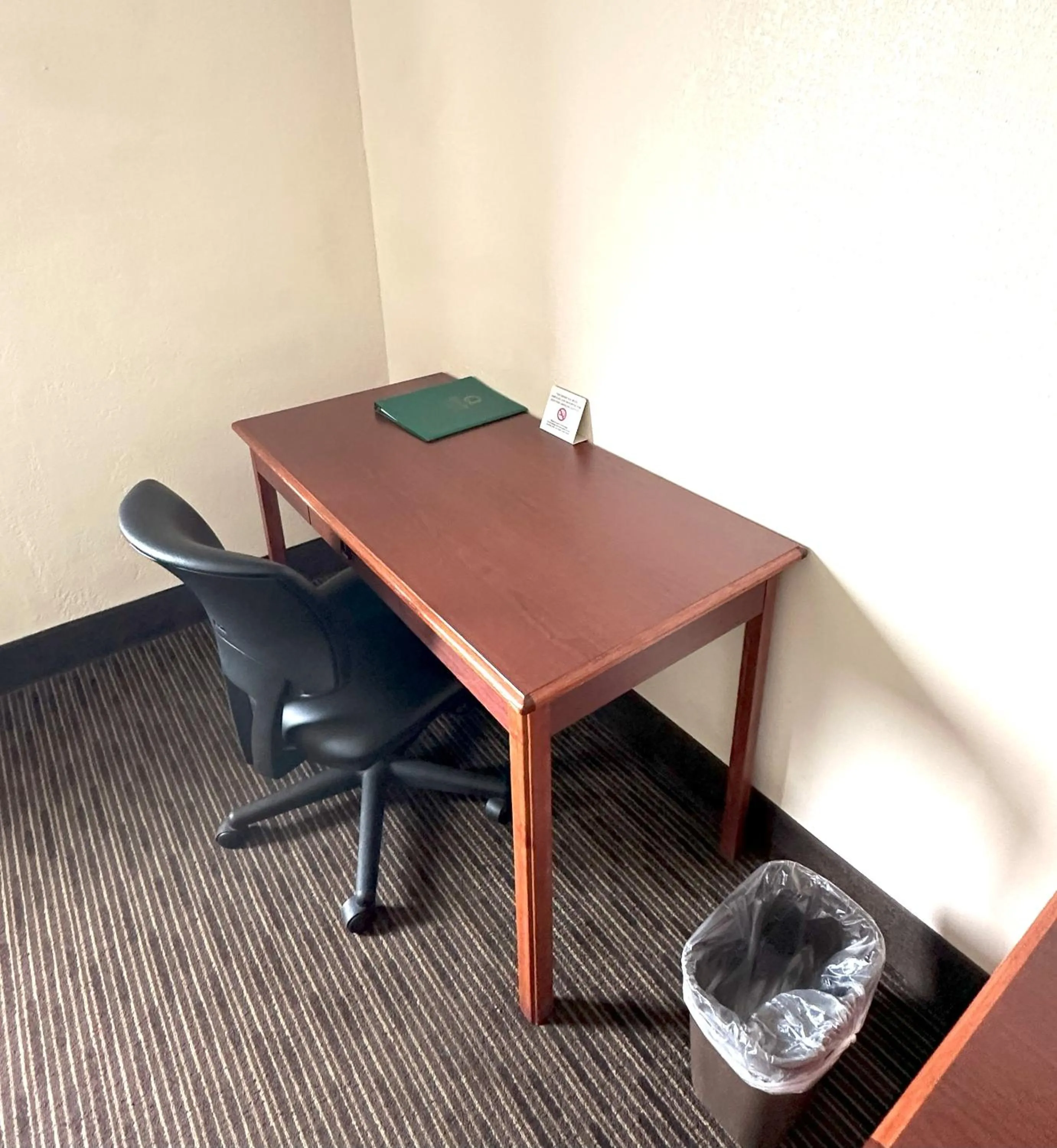 Bedroom in Quality Inn & Suites Salina West