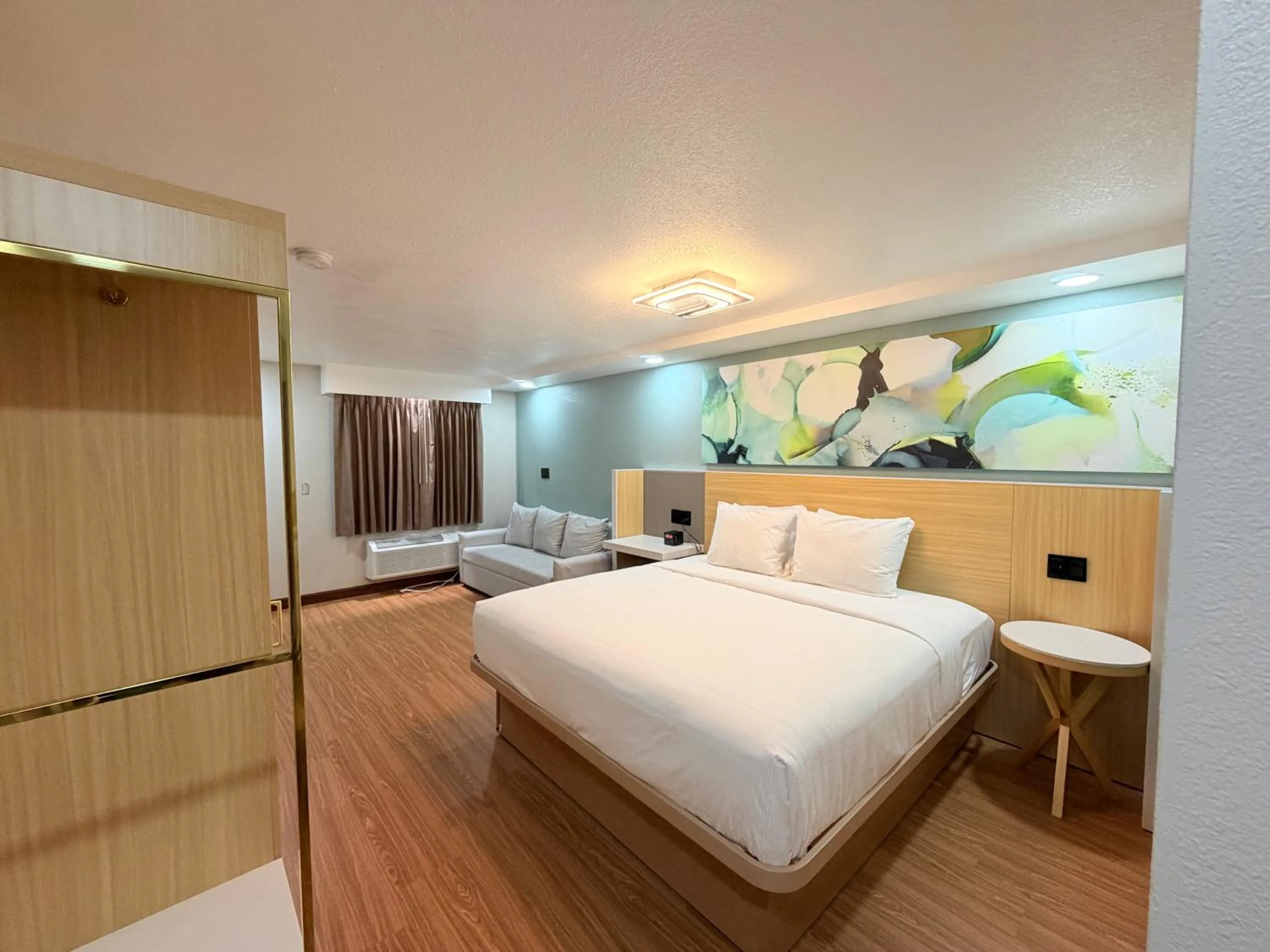 Photo of the whole room, Bed in Wyndham Garden Salina Conference Center