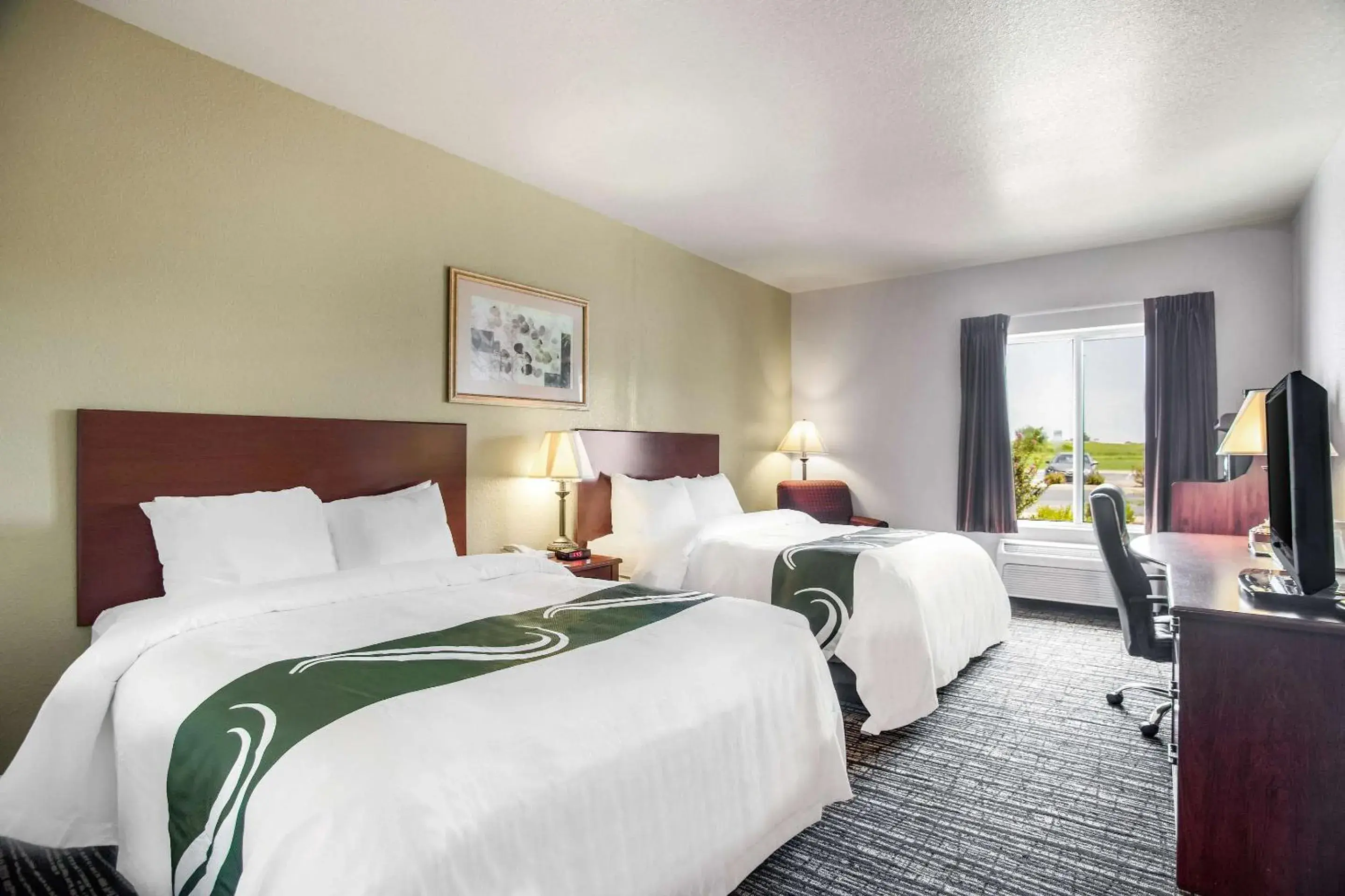 Queen Room with Two Queen Beds - Non-Smoking in Quality Inn Parsons North Queen Room with Two Queen Beds - Non-Smoking in Quality Inn Parsons North