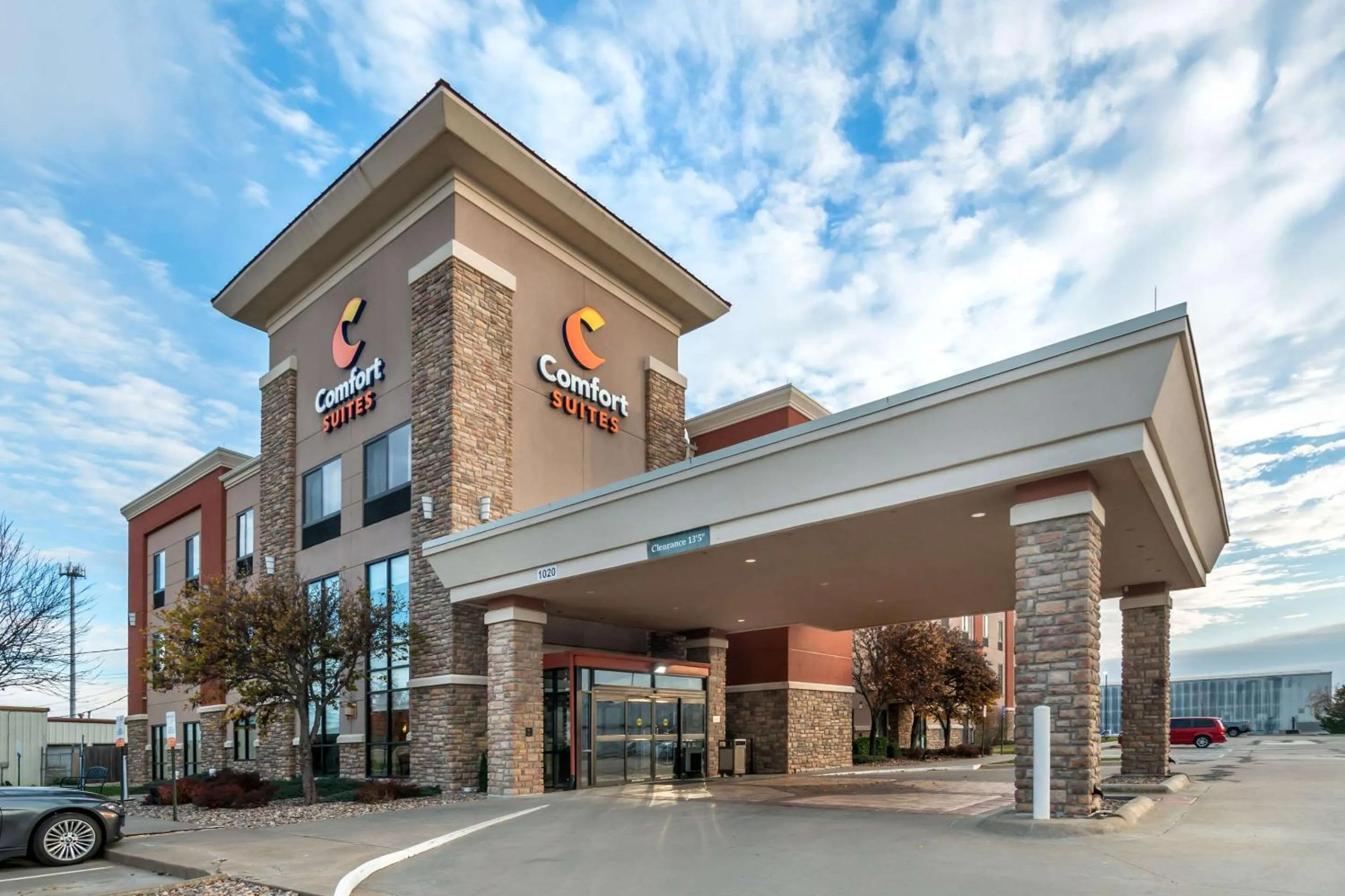 Property building in Comfort Suites Manhattan