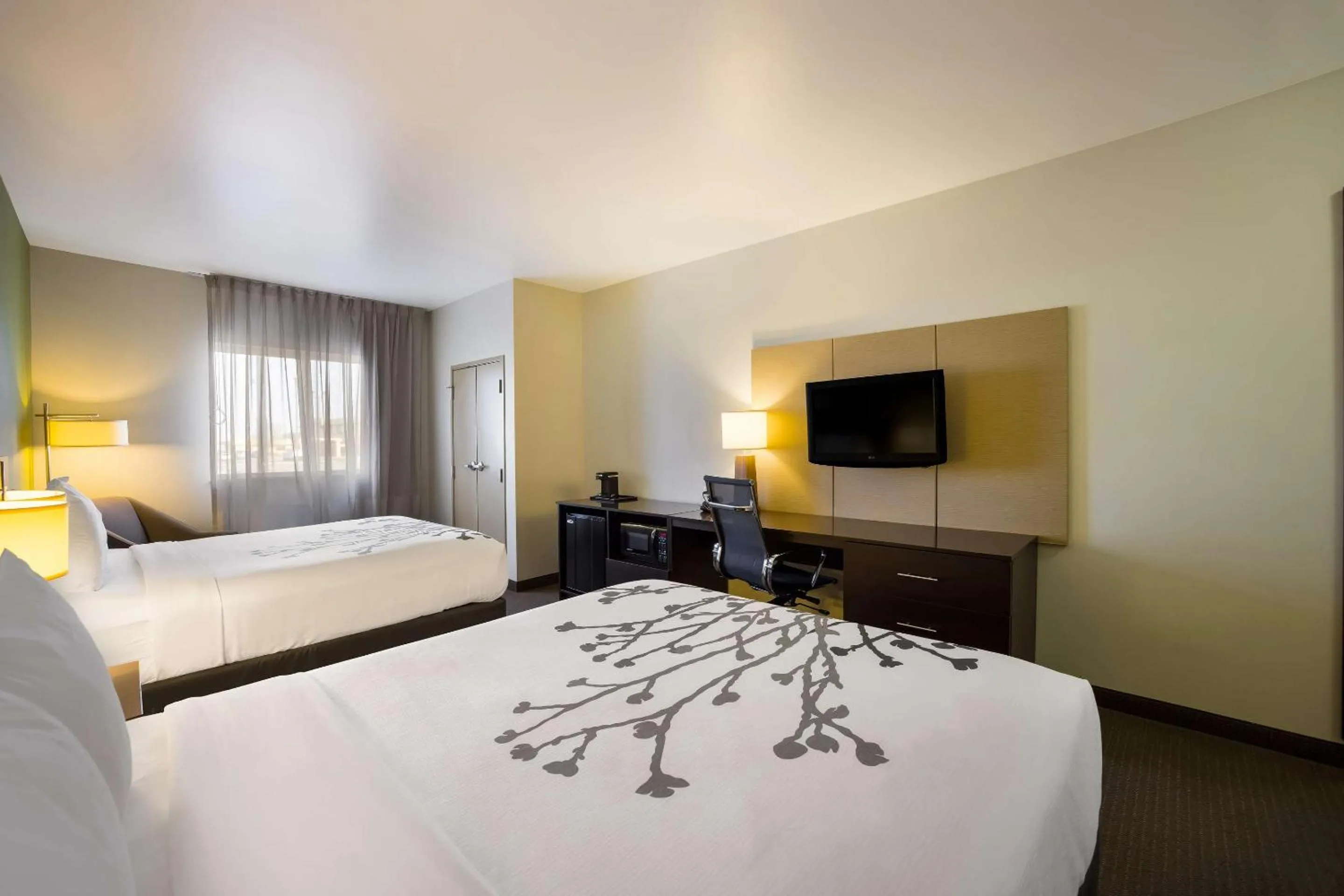 Bedroom, Bed in Sleep Inn & Suites Colby