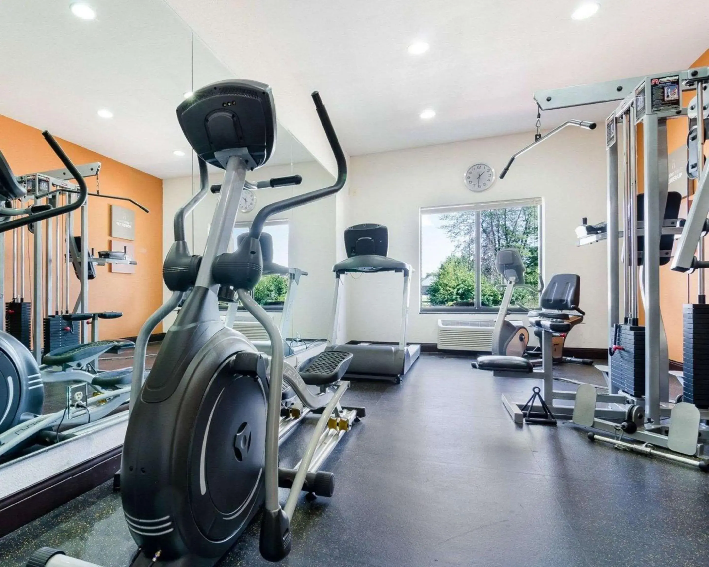 Fitness centre/facilities in Comfort Suites Topeka Northwest Fitness centre/facilities in Comfort Suites Topeka Northwest