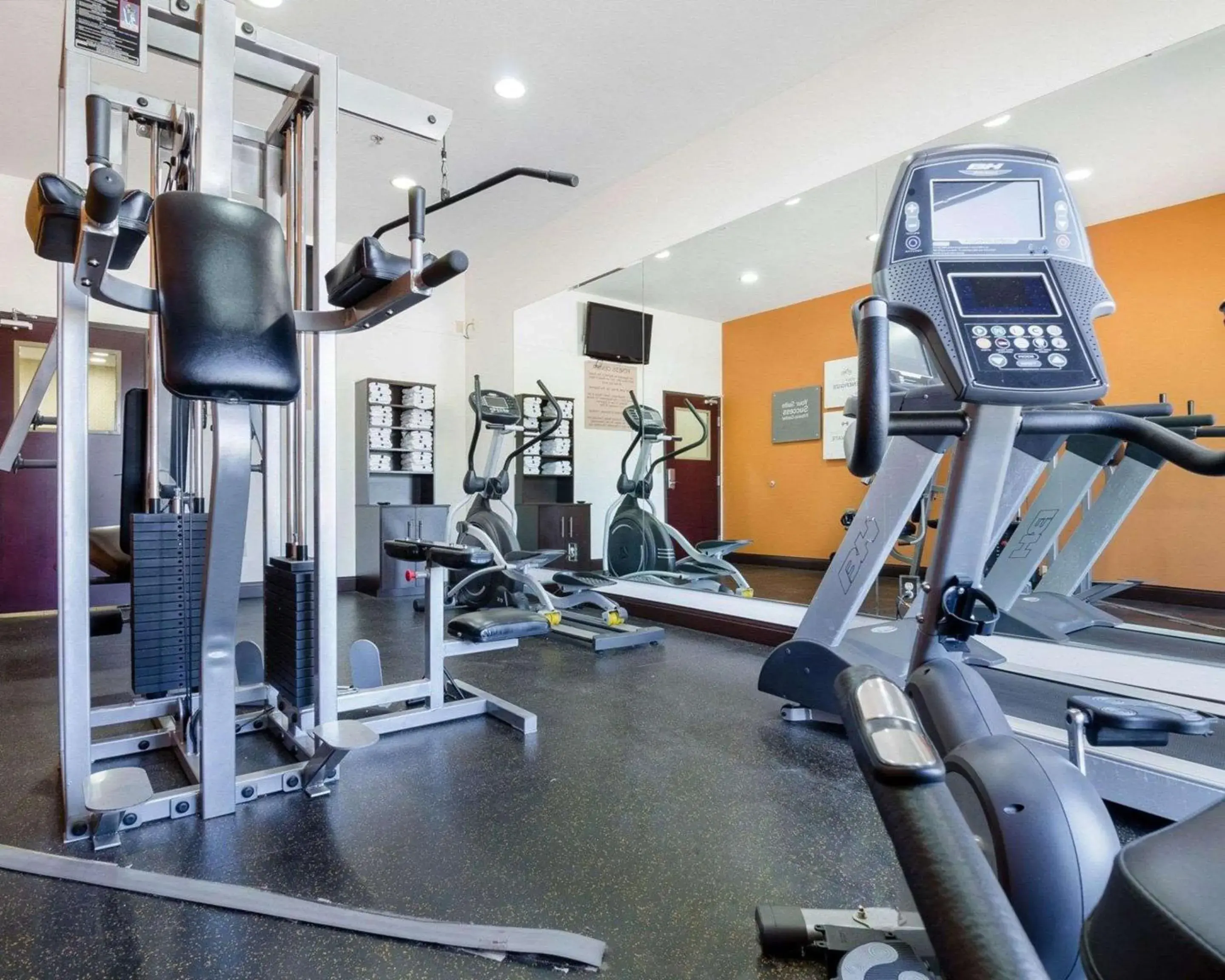 Fitness centre/facilities in Comfort Suites Topeka Northwest Fitness centre/facilities in Comfort Suites Topeka Northwest