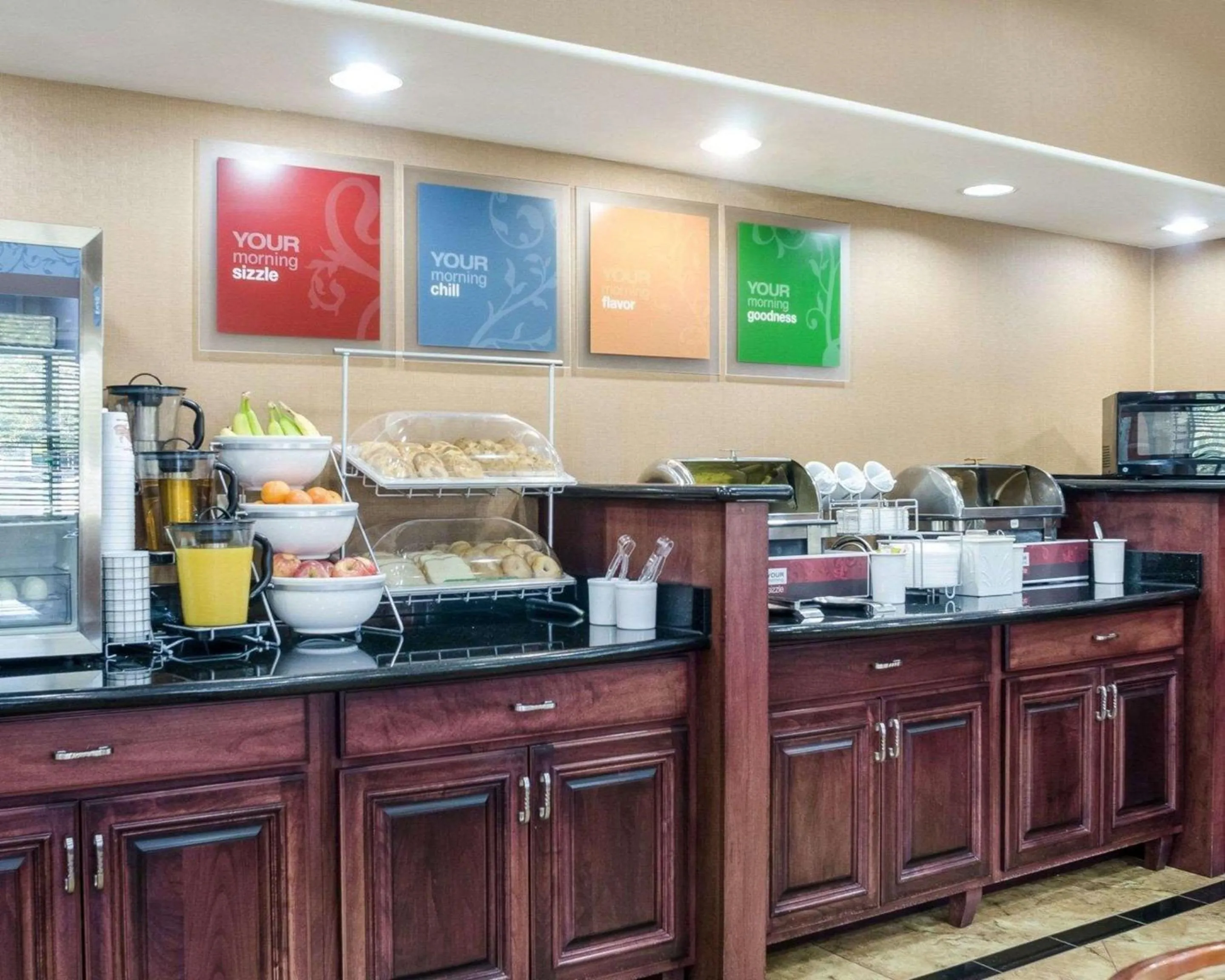 Breakfast in Comfort Suites Topeka Northwest