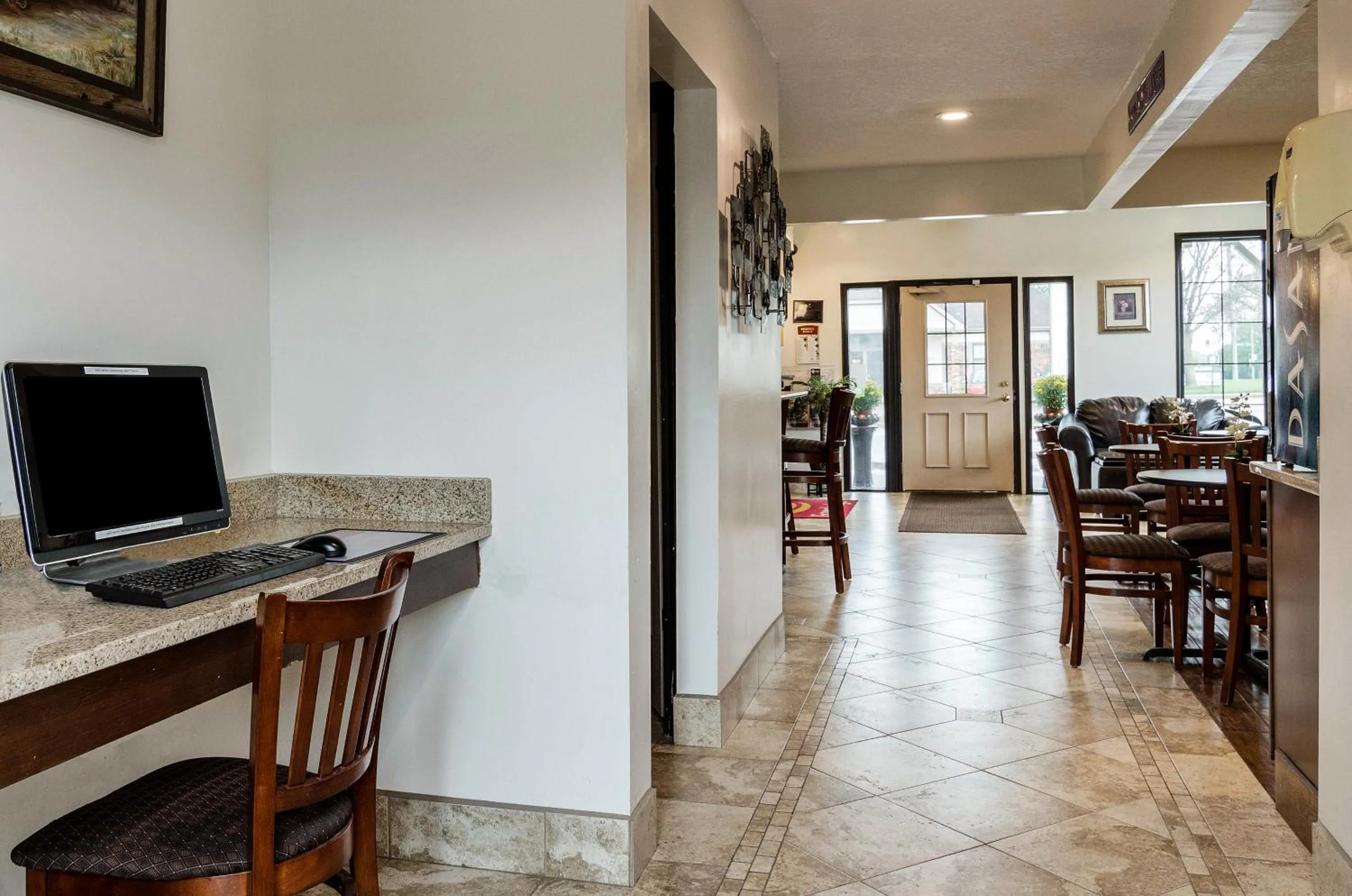 Evening entertainment in Econo Lodge University