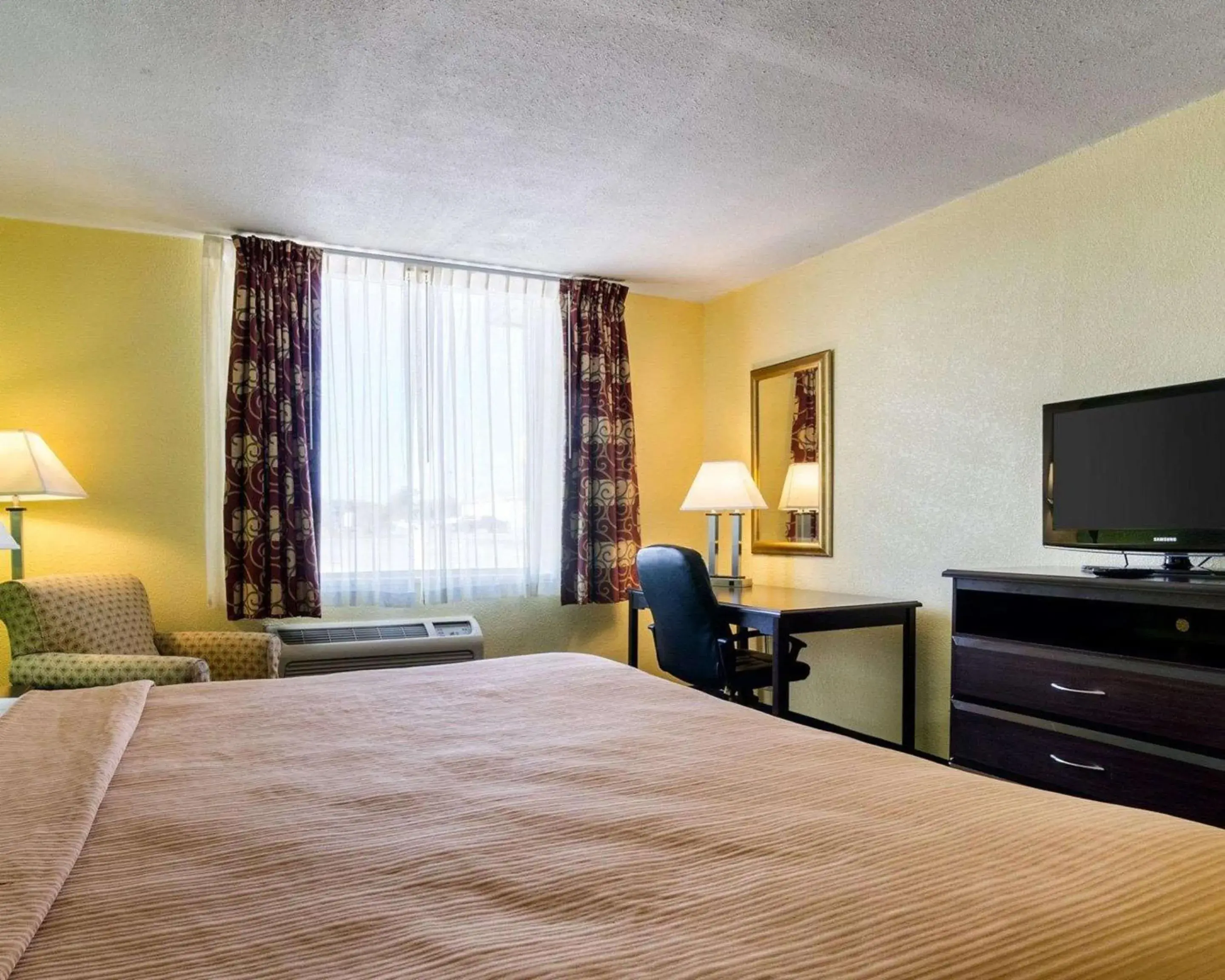 Bedroom, Bed in Quality Inn Liberal Bedroom, Bed in Quality Inn Liberal