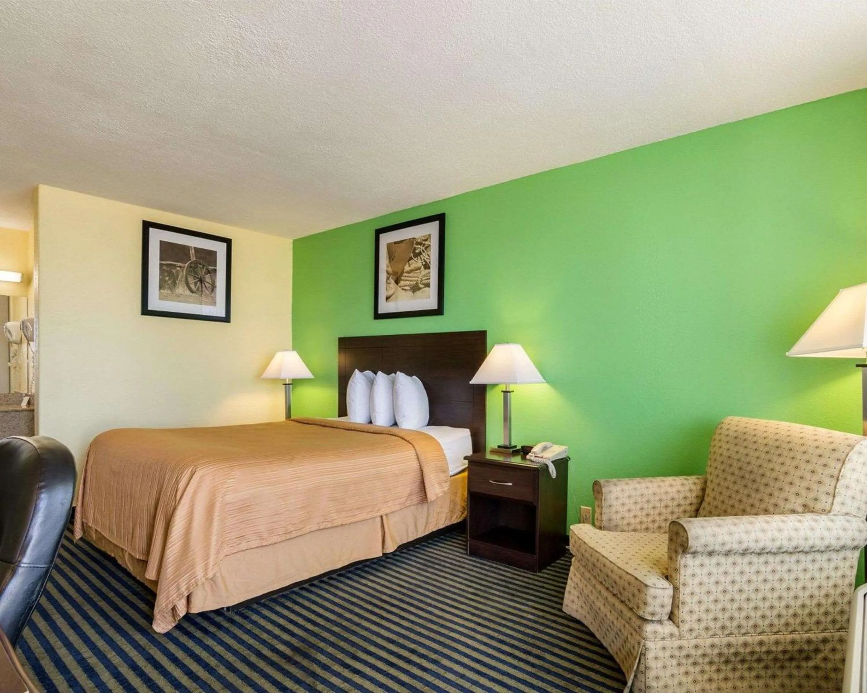 Bedroom, Bed in Quality Inn Liberal