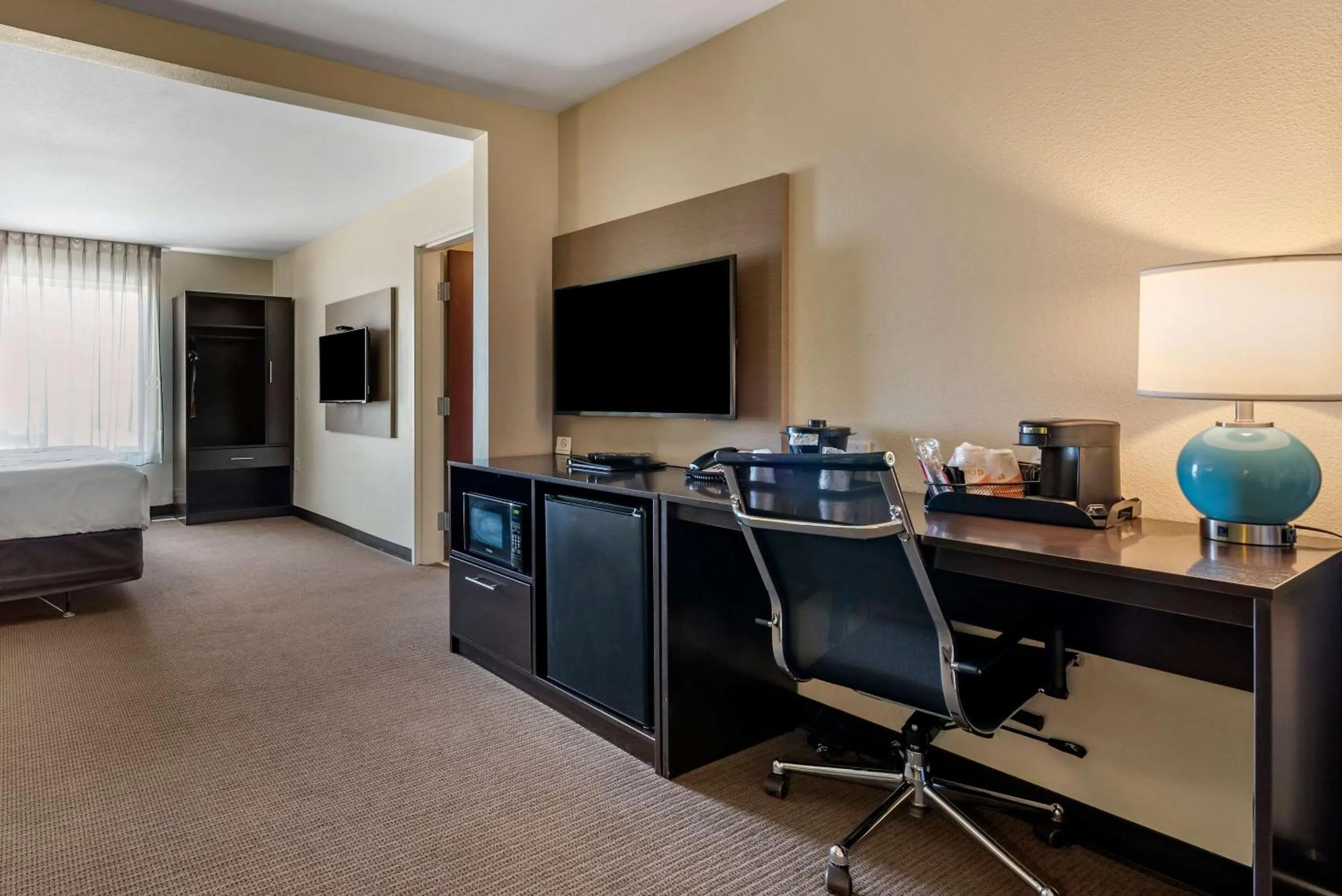 Bedroom in Sleep Inn & Suites Oakley I-70