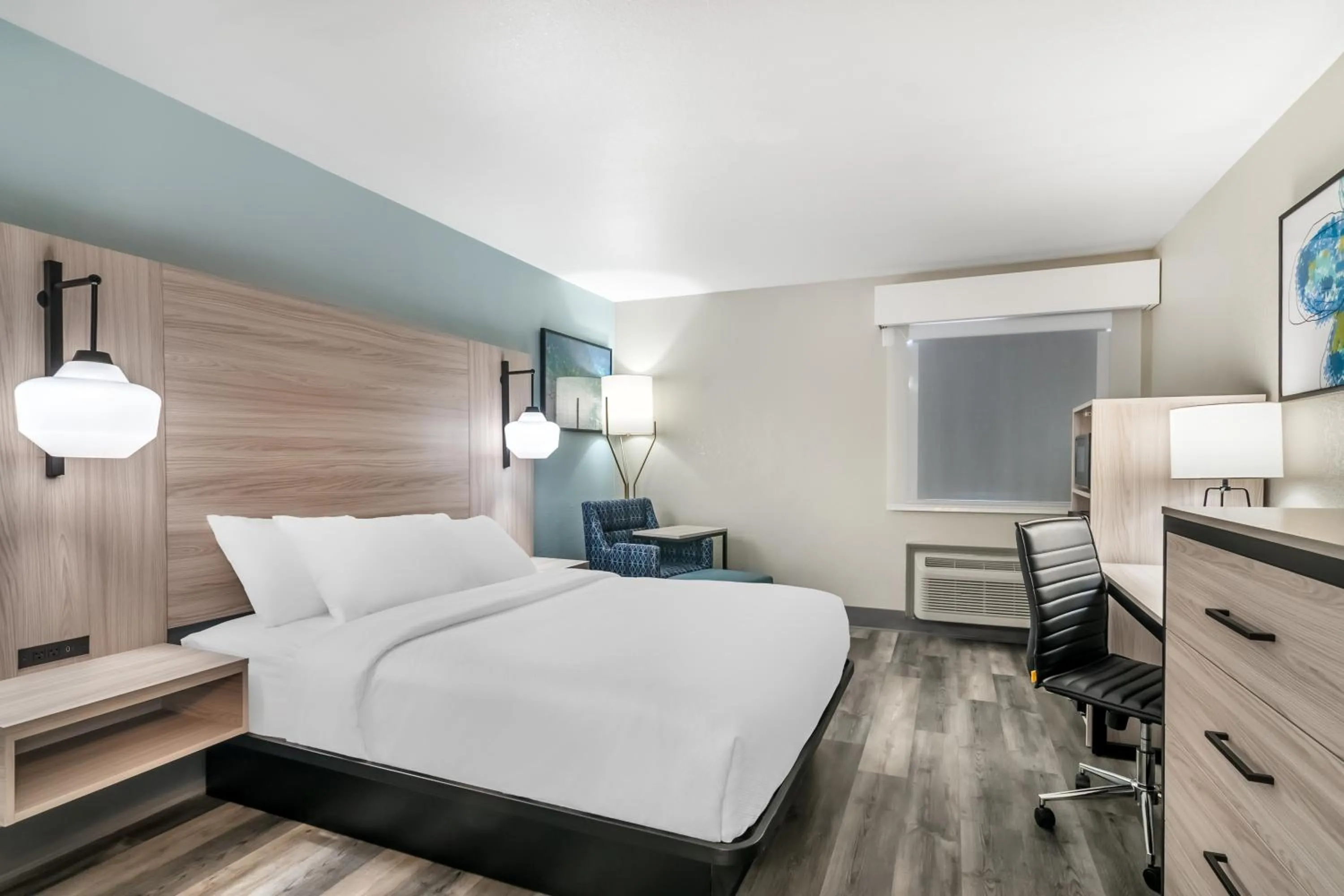 Photo of the whole room, Bed in Best Western Park City Wichita North