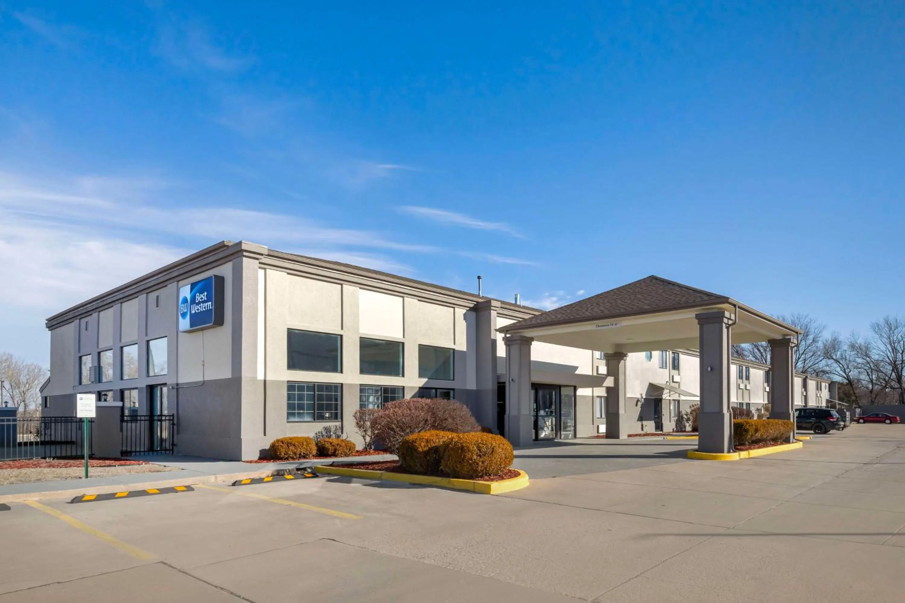 Property building in Best Western Park City Wichita North