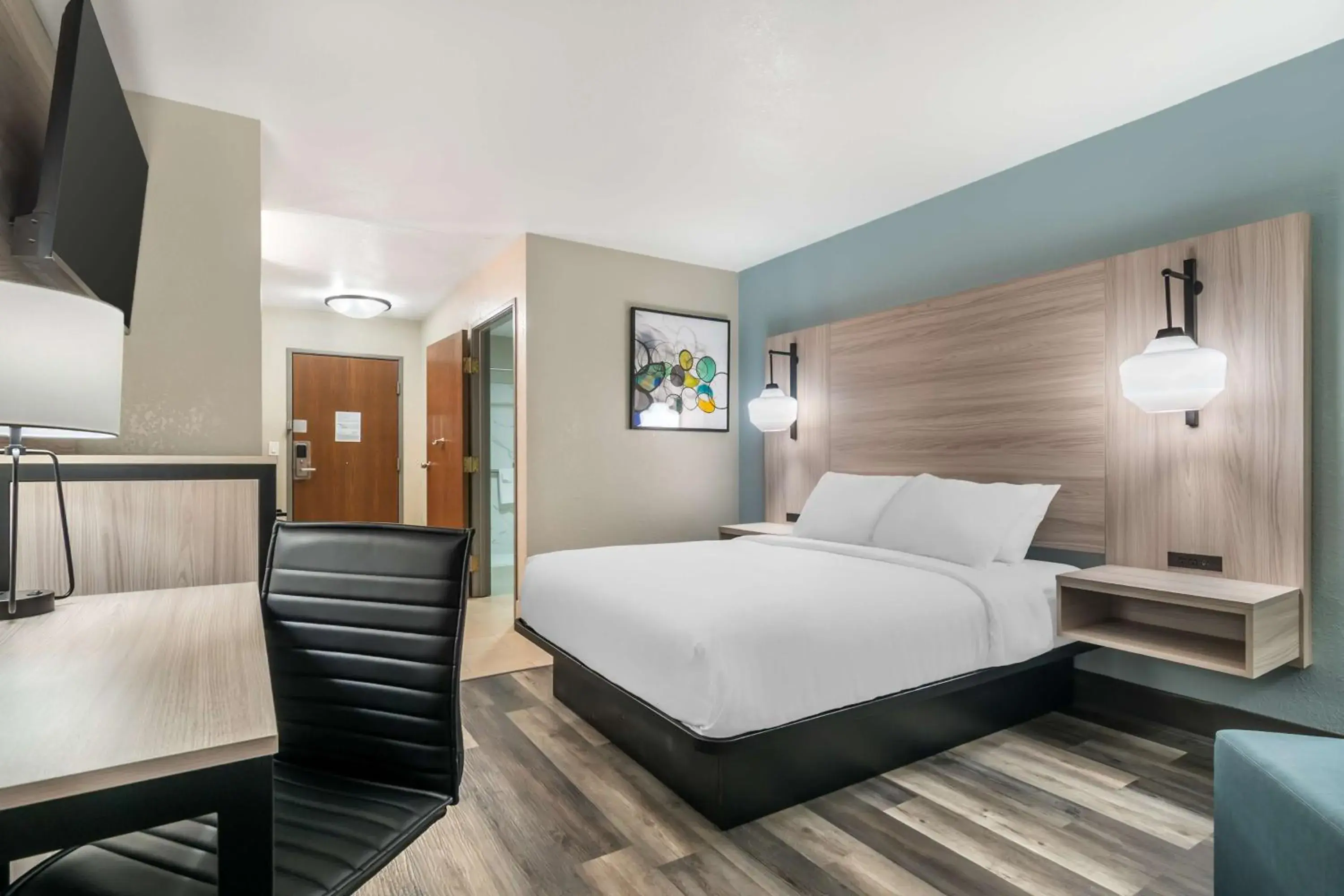 Queen Room with Roll-In Shower - Disability Access/Non-Smoking in Best Western Wichita North Park City Queen Room with Roll-In Shower - Disability Access/Non-Smoking in Best Western Wichita North Park City