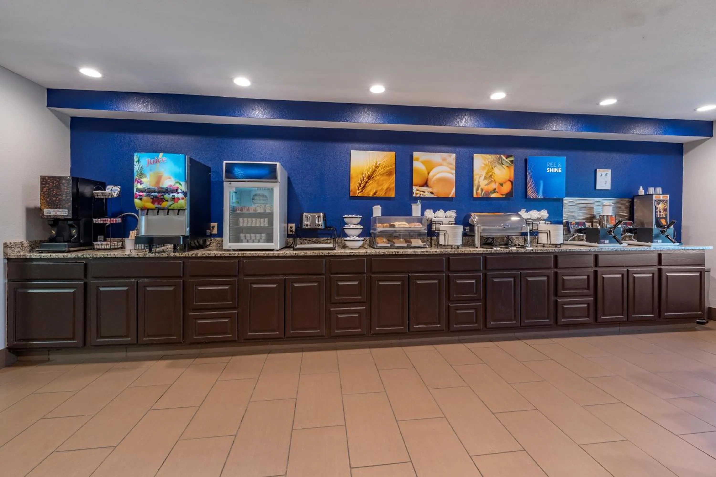 Buffet breakfast in Comfort Inn & Suites Hays I-70