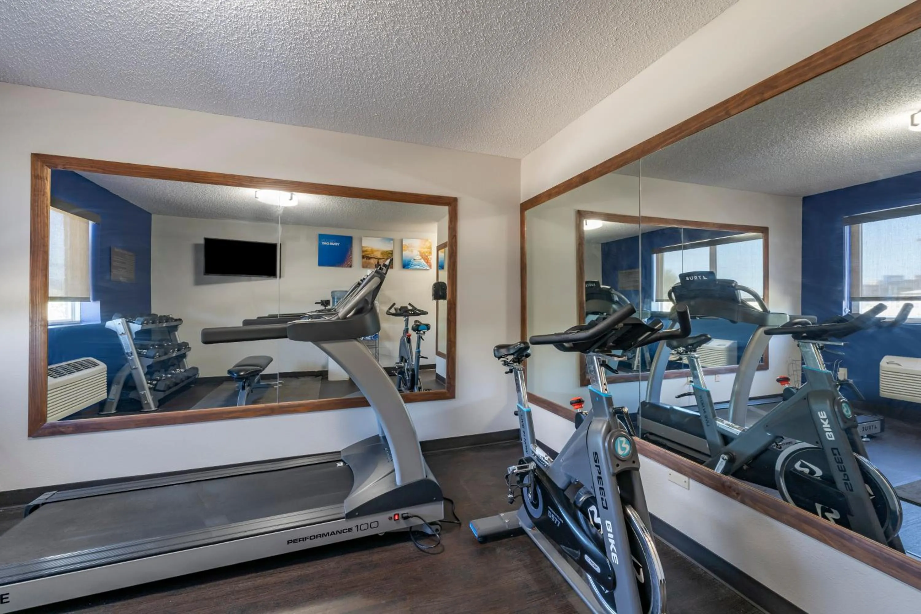 Fitness centre/facilities in Comfort Inn & Suites Hays I-70