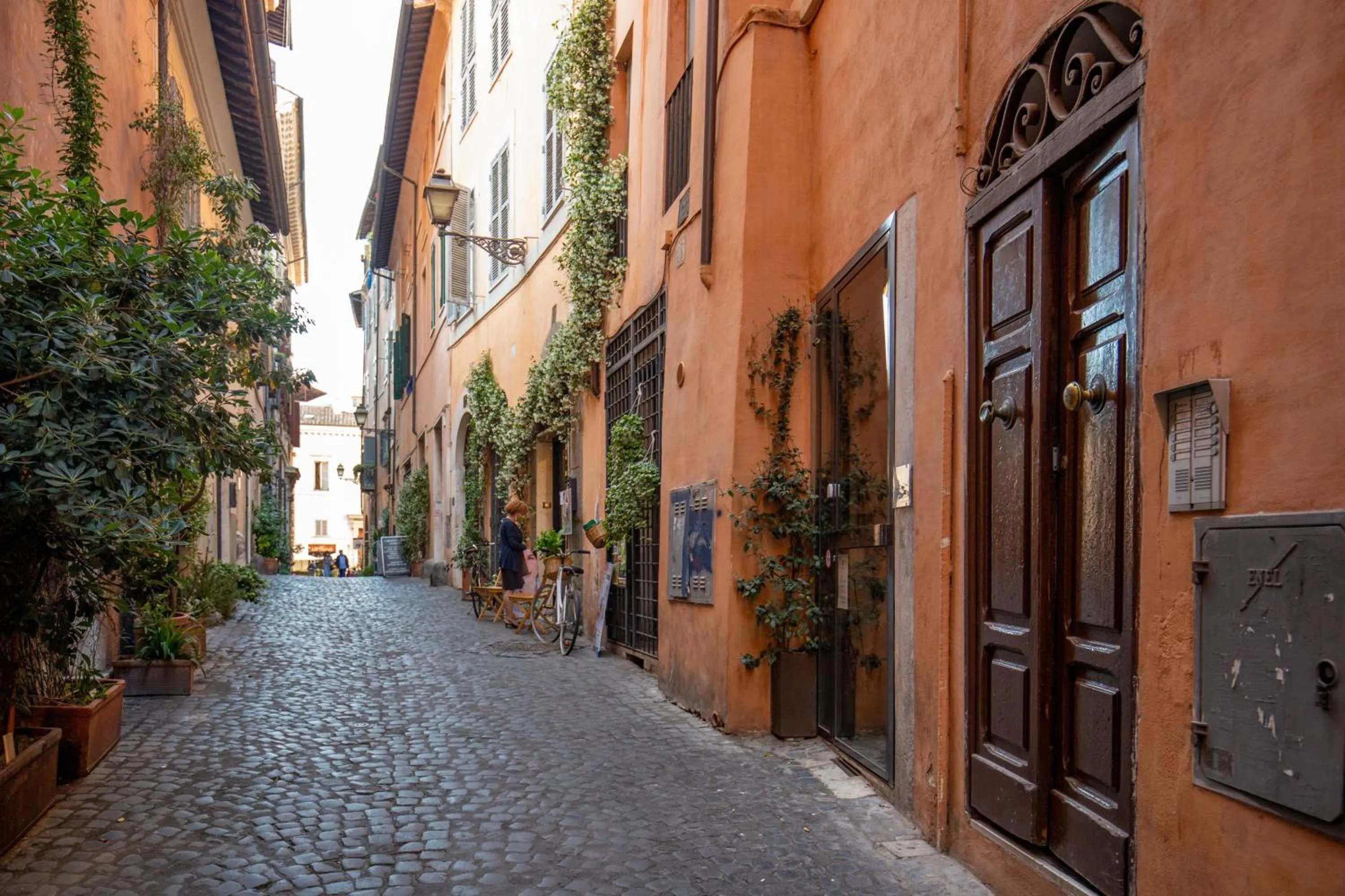 Facade/entrance in Almaìt