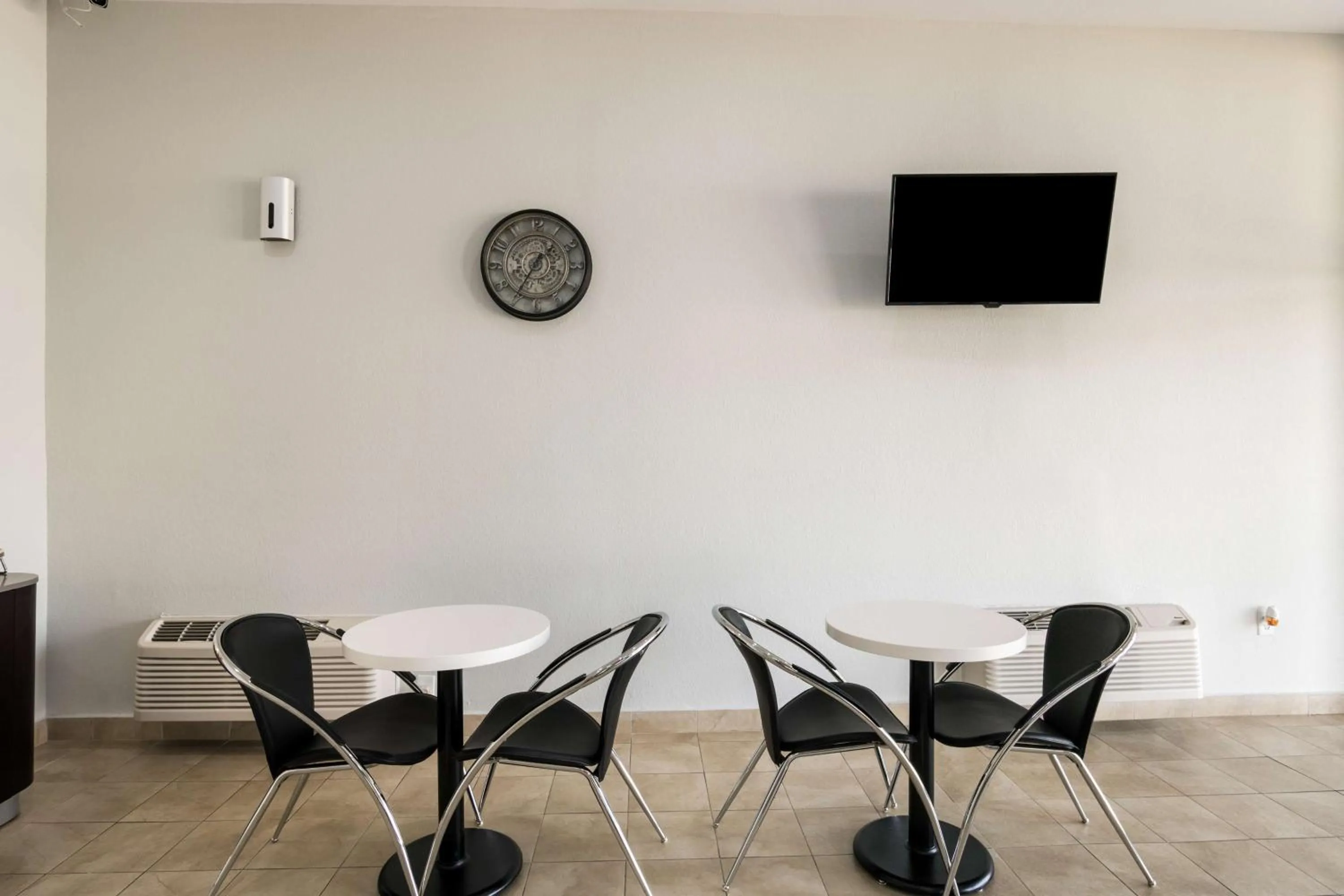 Lobby or reception in Motel 6-Lexington, KY - Airport